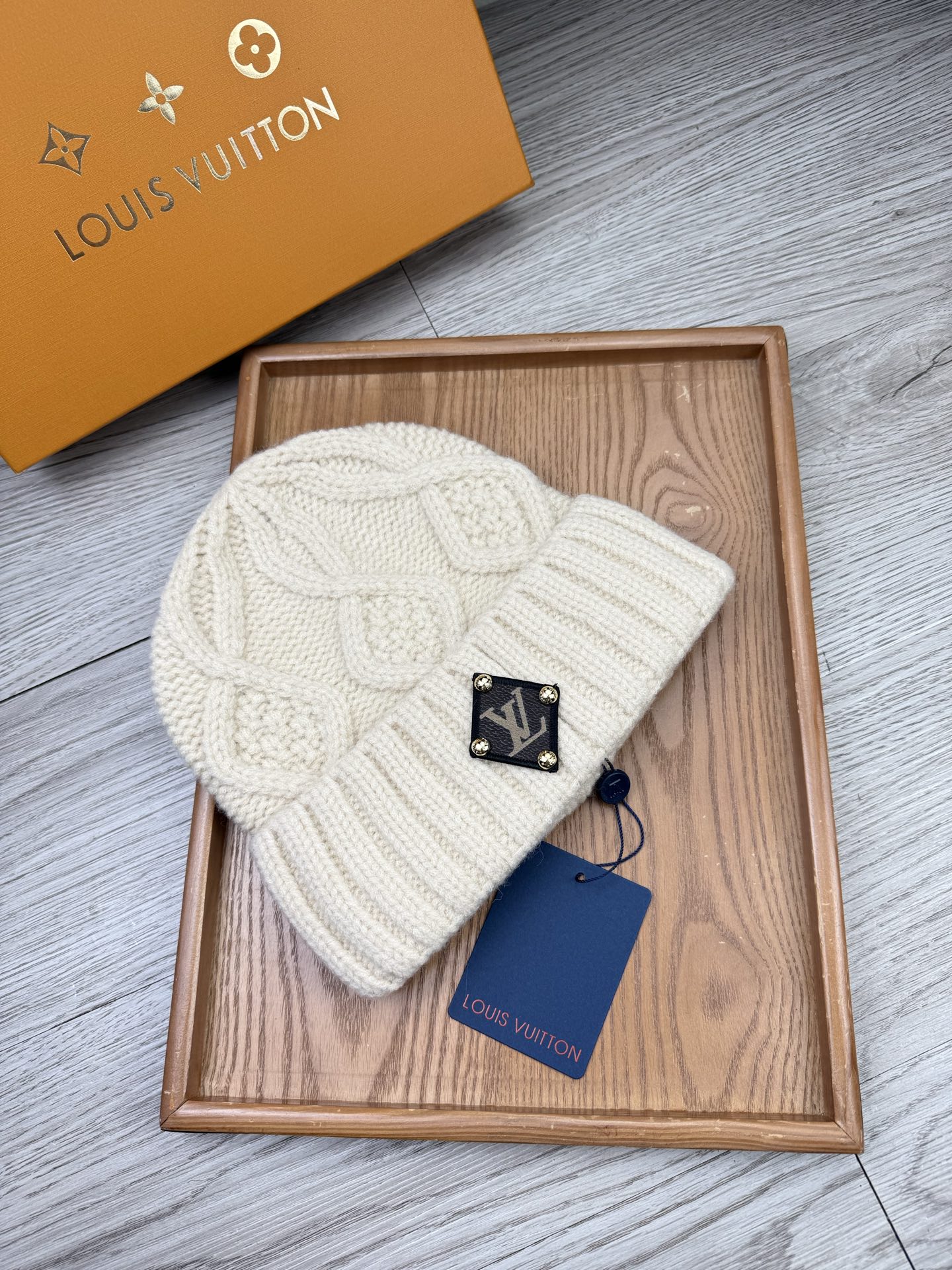 。L家。福利！【细毛线针织单帽】新款上架，特别实惠的一个系列帽子，面料：细毛线。密度紧致！毛线针织面料手