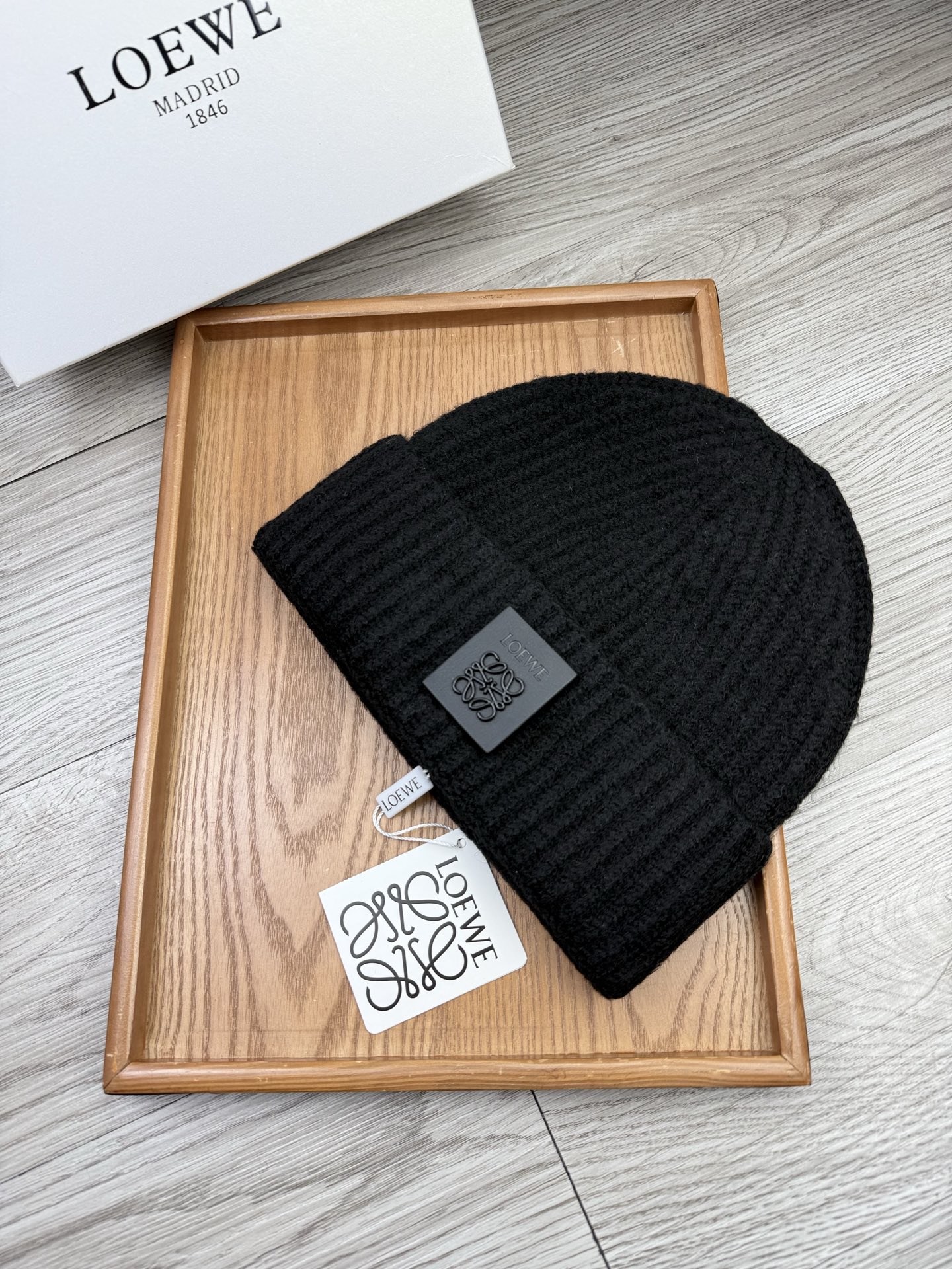 。Loewe。福利！【细毛线针织单帽】新款上架，特别实惠的一个系列帽子，面料：细毛线。密度紧致！毛线针织