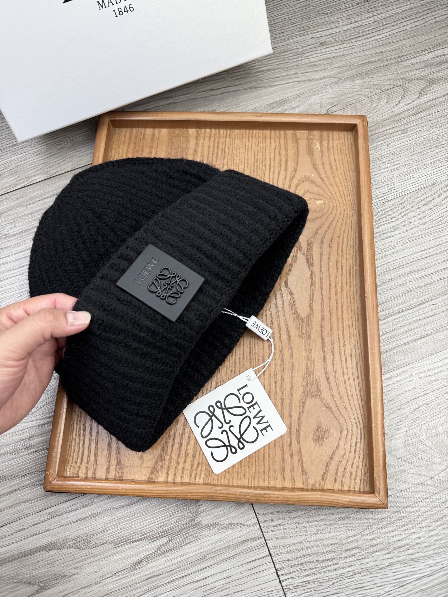 。Loewe。福利！【细毛线针织单帽】新款上架，特别实惠的一个系列帽子，面料：细毛线。密度紧致！毛线针织