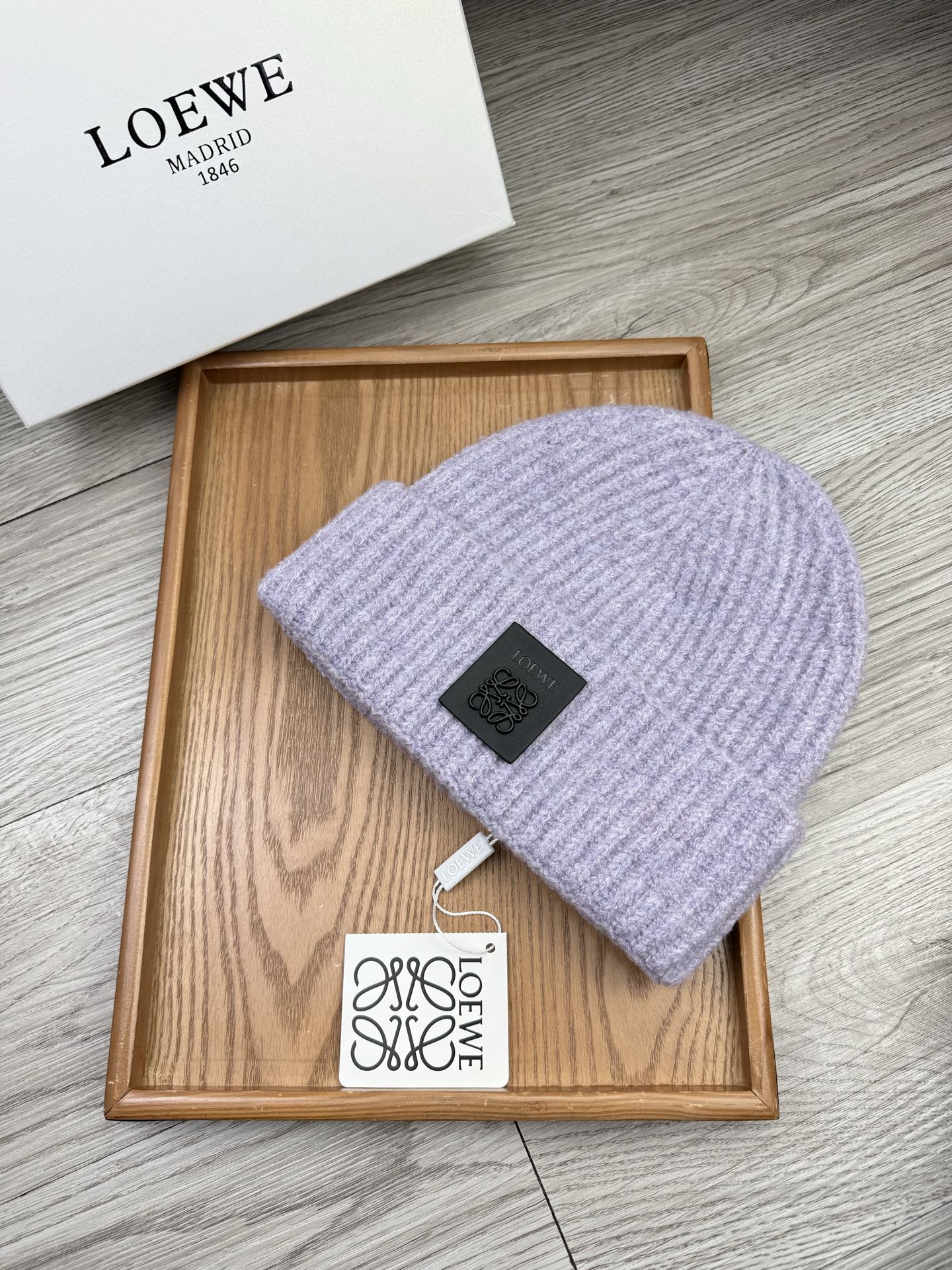 。Loewe。福利！【细毛线针织单帽】新款上架，特别实惠的一个系列帽子，面料：细毛线。密度紧致！毛线针织