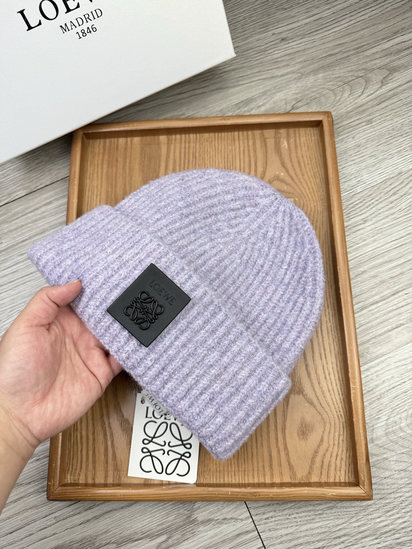 。Loewe。福利！【细毛线针织单帽】新款上架，特别实惠的一个系列帽子，面料：细毛线。密度紧致！毛线针织