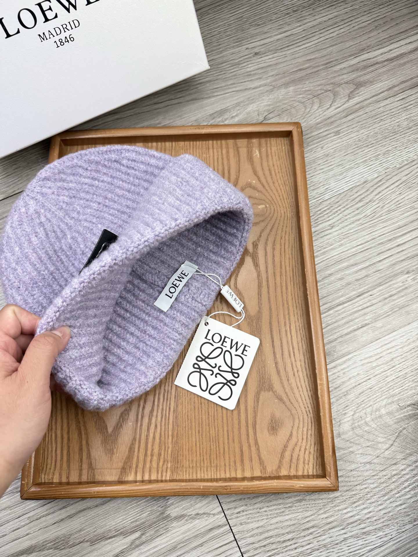 。Loewe。福利！【细毛线针织单帽】新款上架，特别实惠的一个系列帽子，面料：细毛线。密度紧致！毛线针织