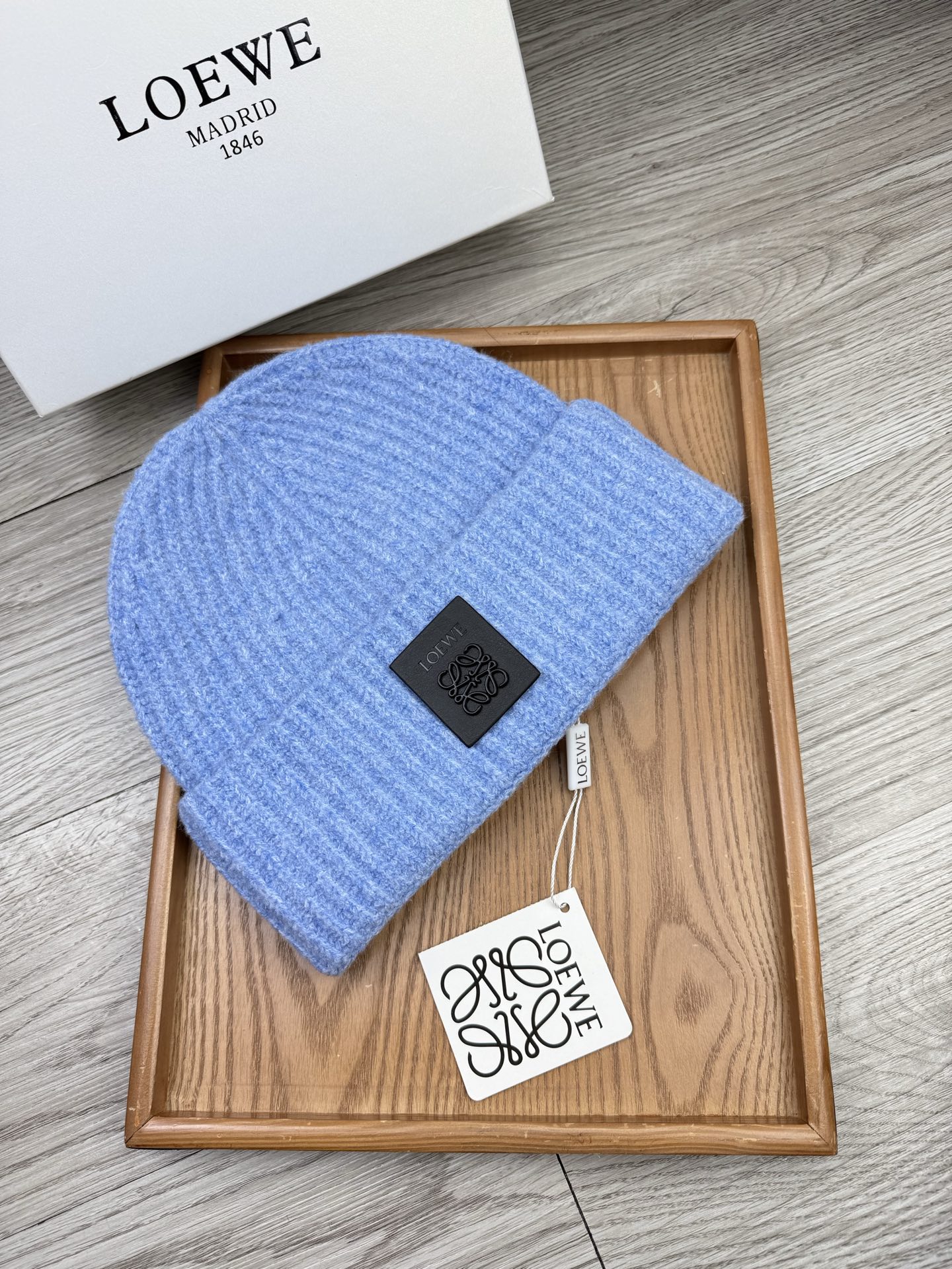 。Loewe。福利！【细毛线针织单帽】新款上架，特别实惠的一个系列帽子，面料：细毛线。密度紧致！毛线针织