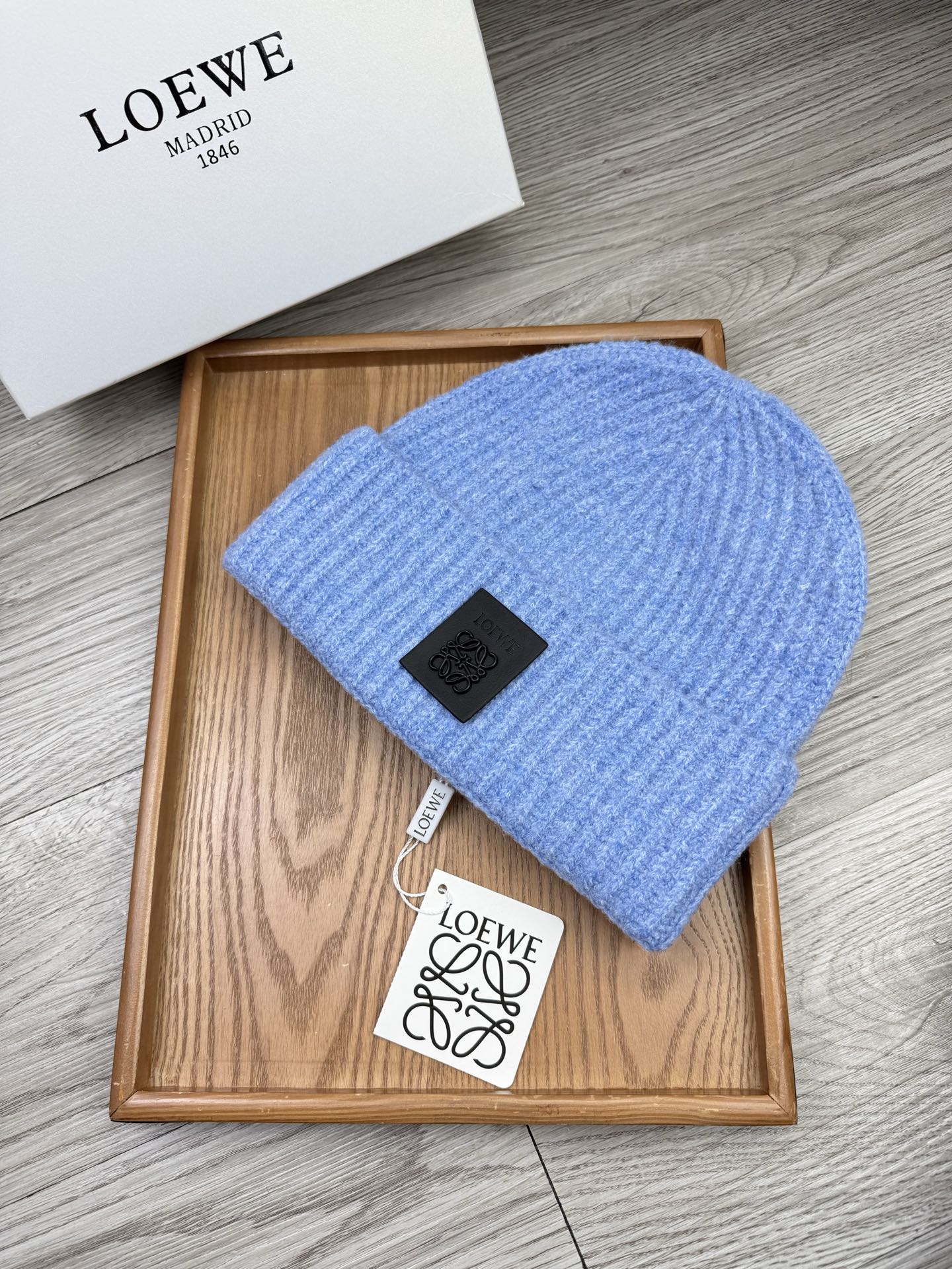 。Loewe。福利！【细毛线针织单帽】新款上架，特别实惠的一个系列帽子，面料：细毛线。密度紧致！毛线针织