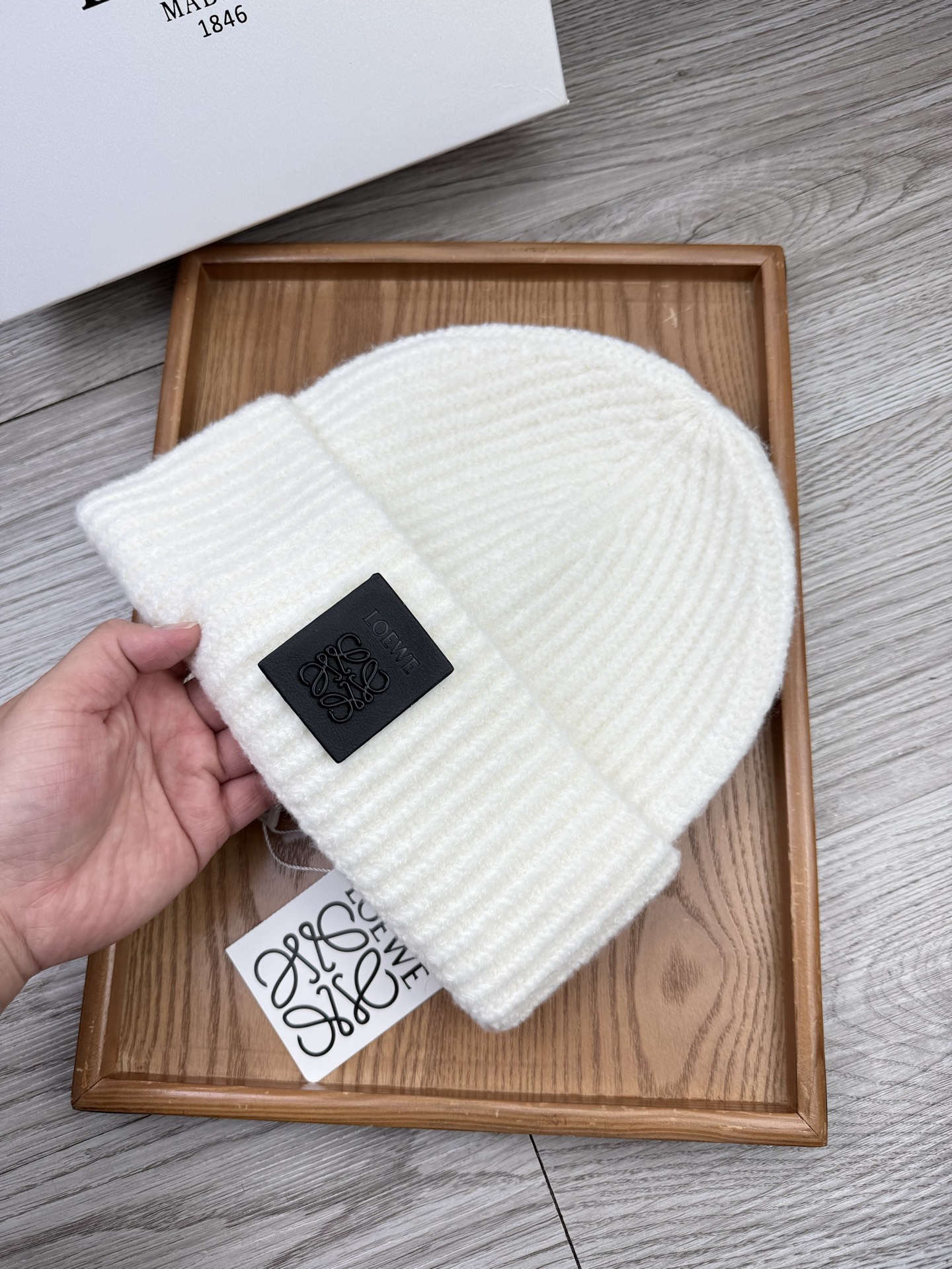 。Loewe。福利！【细毛线针织单帽】新款上架，特别实惠的一个系列帽子，面料：细毛线。密度紧致！毛线针织