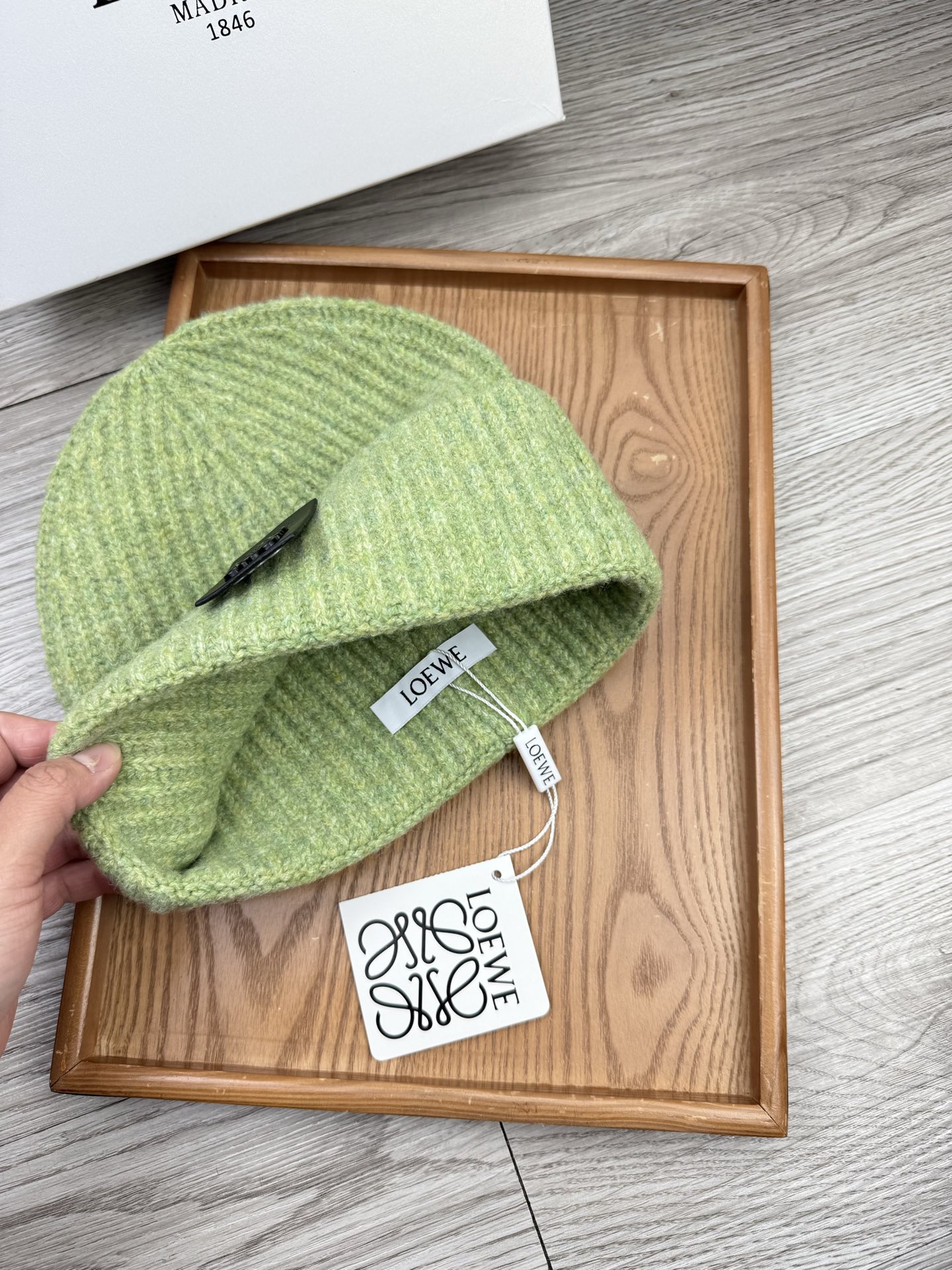 。Loewe。福利！【细毛线针织单帽】新款上架，特别实惠的一个系列帽子，面料：细毛线。密度紧致！毛线针织