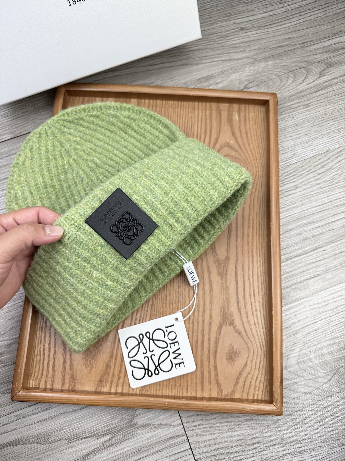 。Loewe。福利！【细毛线针织单帽】新款上架，特别实惠的一个系列帽子，面料：细毛线。密度紧致！毛线针织