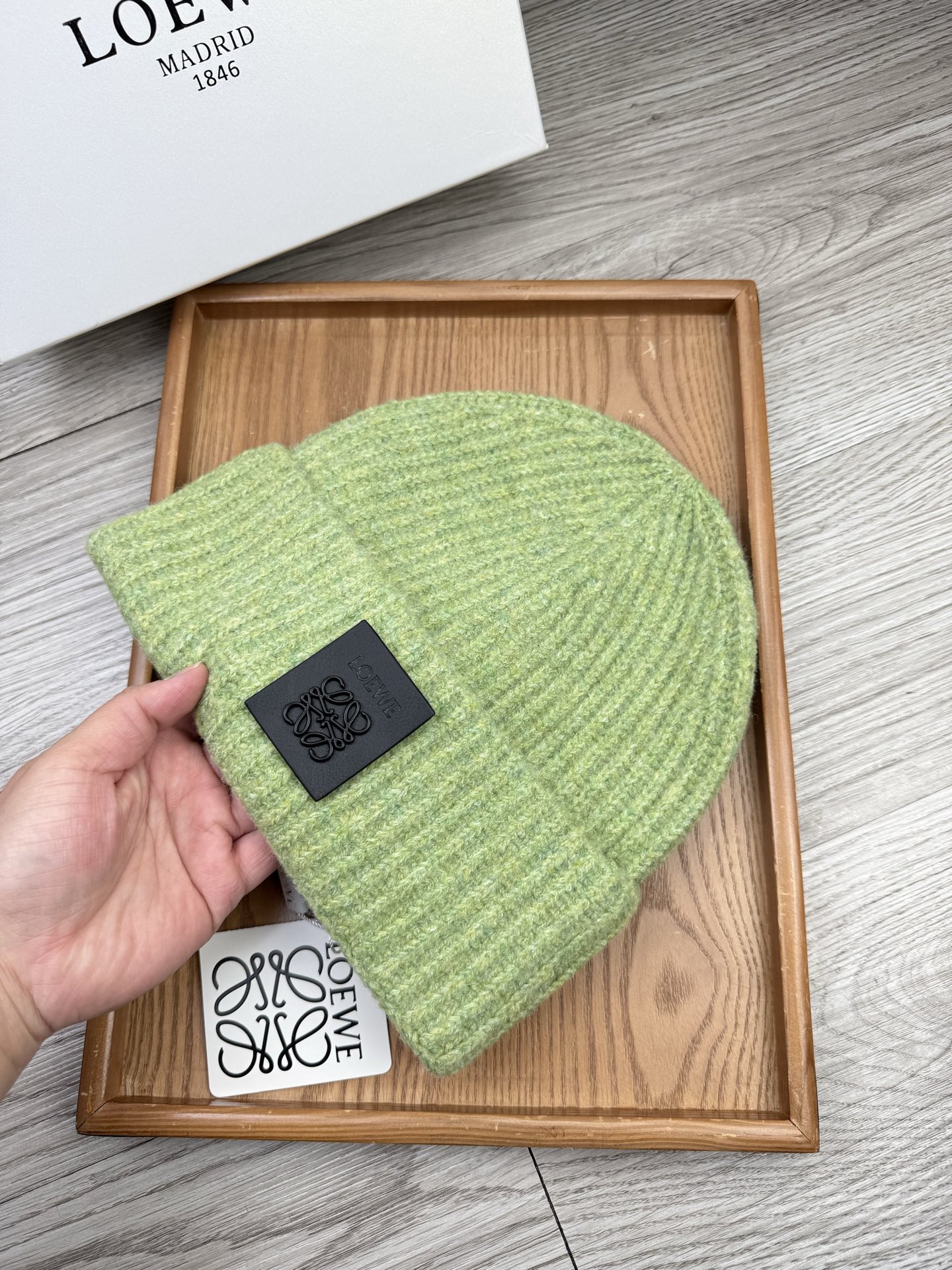 。Loewe。福利！【细毛线针织单帽】新款上架，特别实惠的一个系列帽子，面料：细毛线。密度紧致！毛线针织