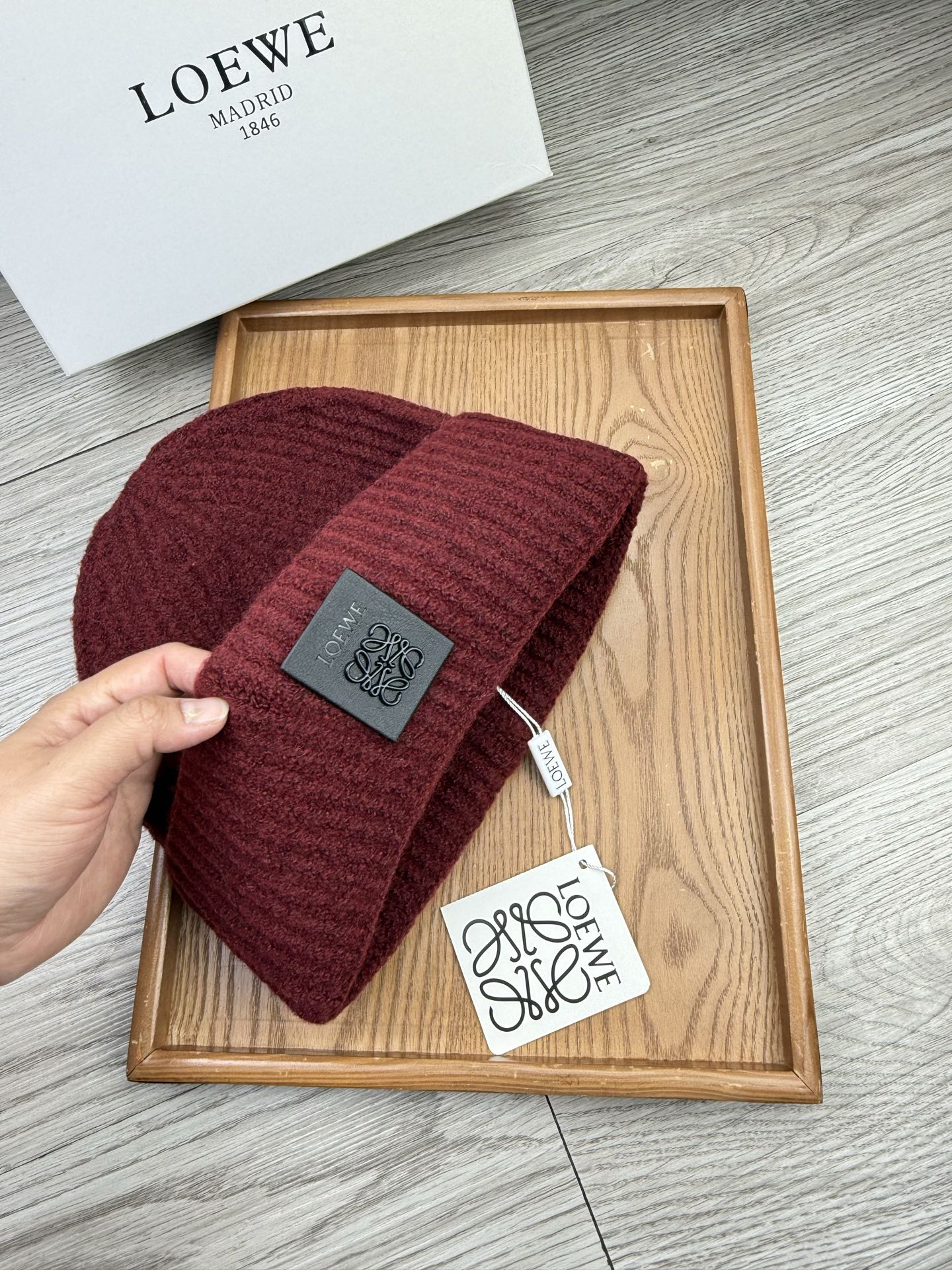 。Loewe。福利！【细毛线针织单帽】新款上架，特别实惠的一个系列帽子，面料：细毛线。密度紧致！毛线针织