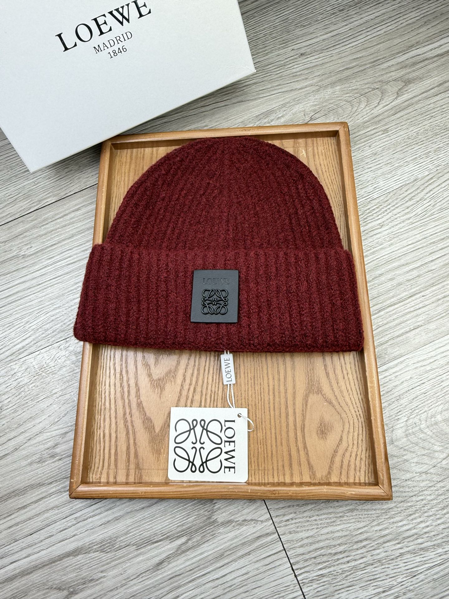 。Loewe。福利！【细毛线针织单帽】新款上架，特别实惠的一个系列帽子，面料：细毛线。密度紧致！毛线针织