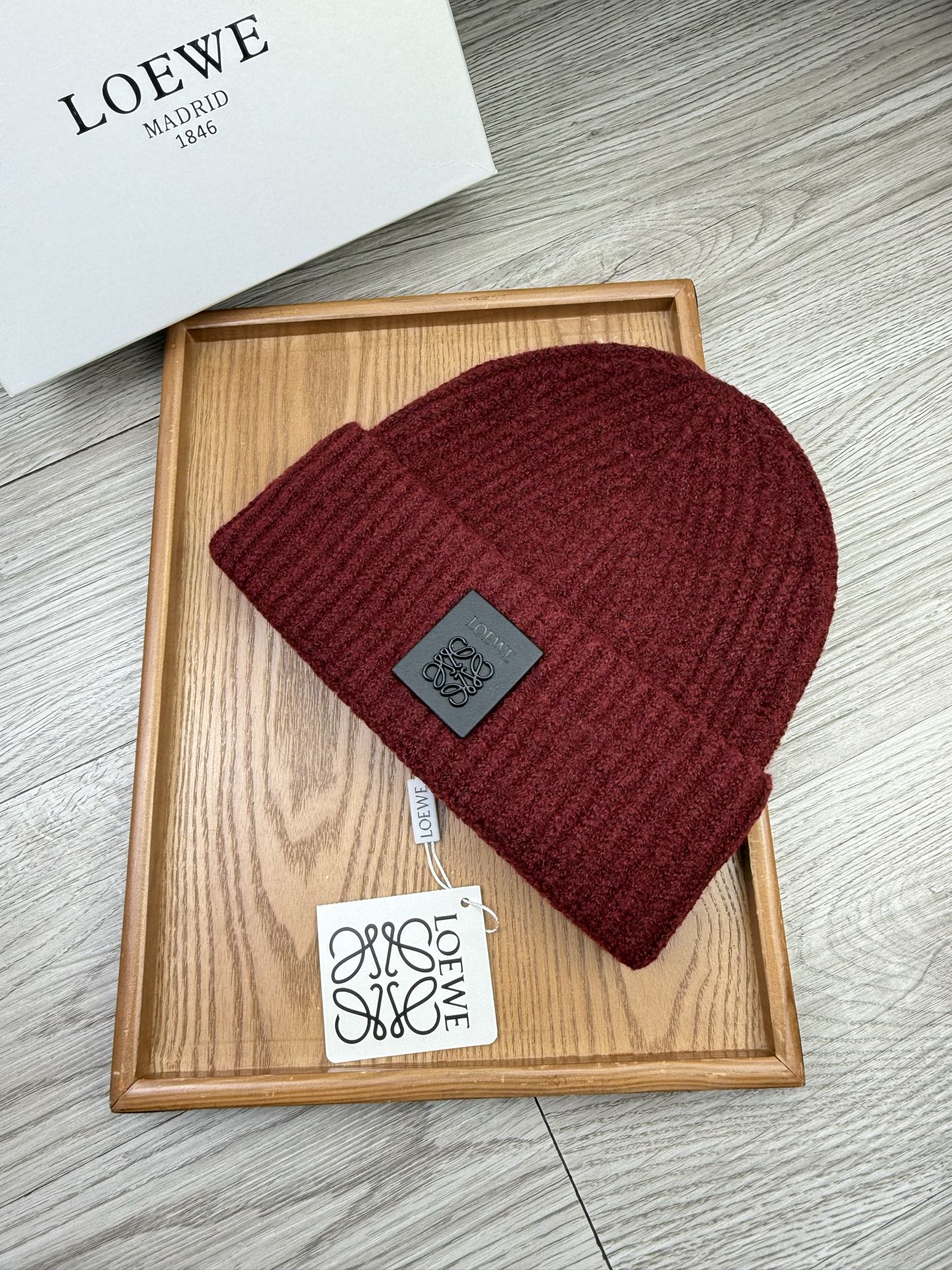 。Loewe。福利！【细毛线针织单帽】新款上架，特别实惠的一个系列帽子，面料：细毛线。密度紧致！毛线针织
