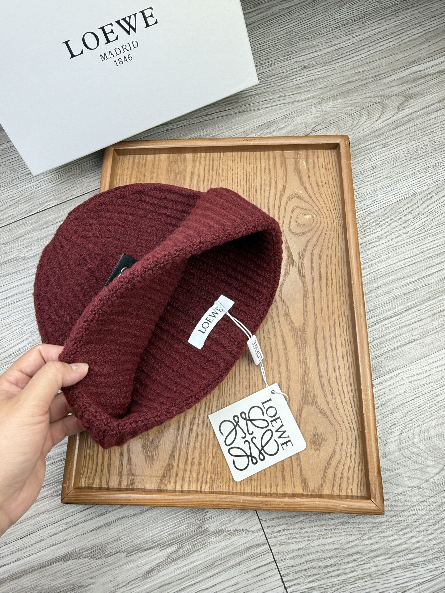 。Loewe。福利！【细毛线针织单帽】新款上架，特别实惠的一个系列帽子，面料：细毛线。密度紧致！毛线针织