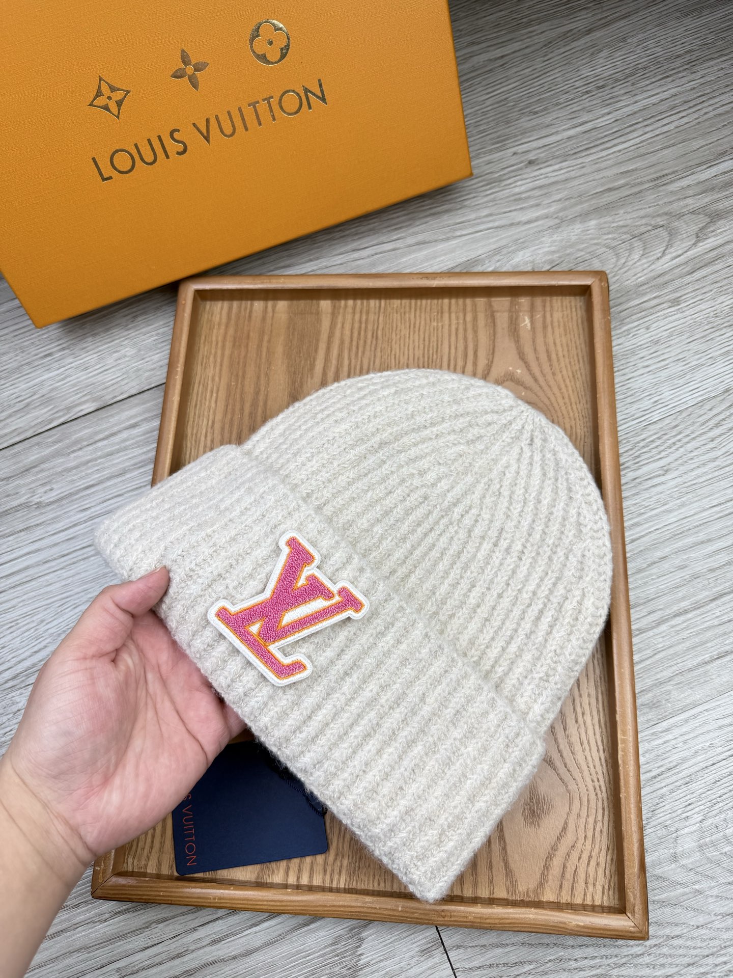 。L家。福利！【细毛线针织单帽】新款上架，特别实惠的一个系列帽子，面料：细毛线。密度紧致！毛线针织面料手