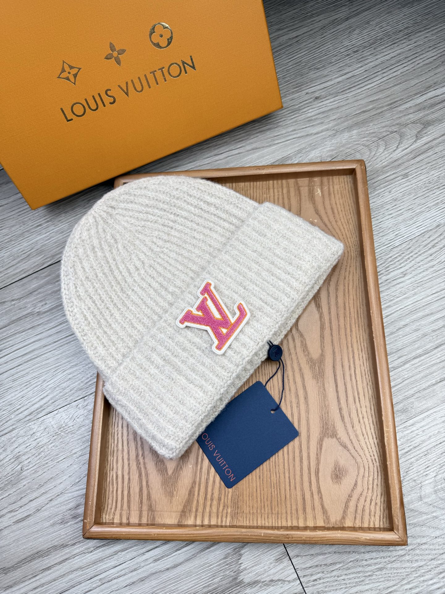 。L家。福利！【细毛线针织单帽】新款上架，特别实惠的一个系列帽子，面料：细毛线。密度紧致！毛线针织面料手