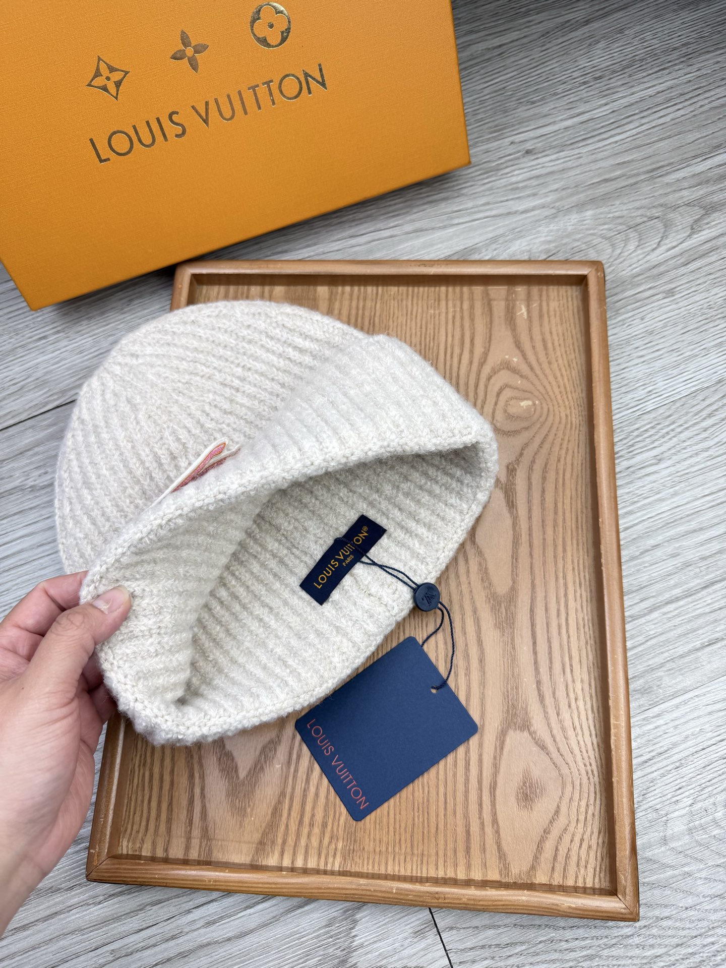 。L家。福利！【细毛线针织单帽】新款上架，特别实惠的一个系列帽子，面料：细毛线。密度紧致！毛线针织面料手