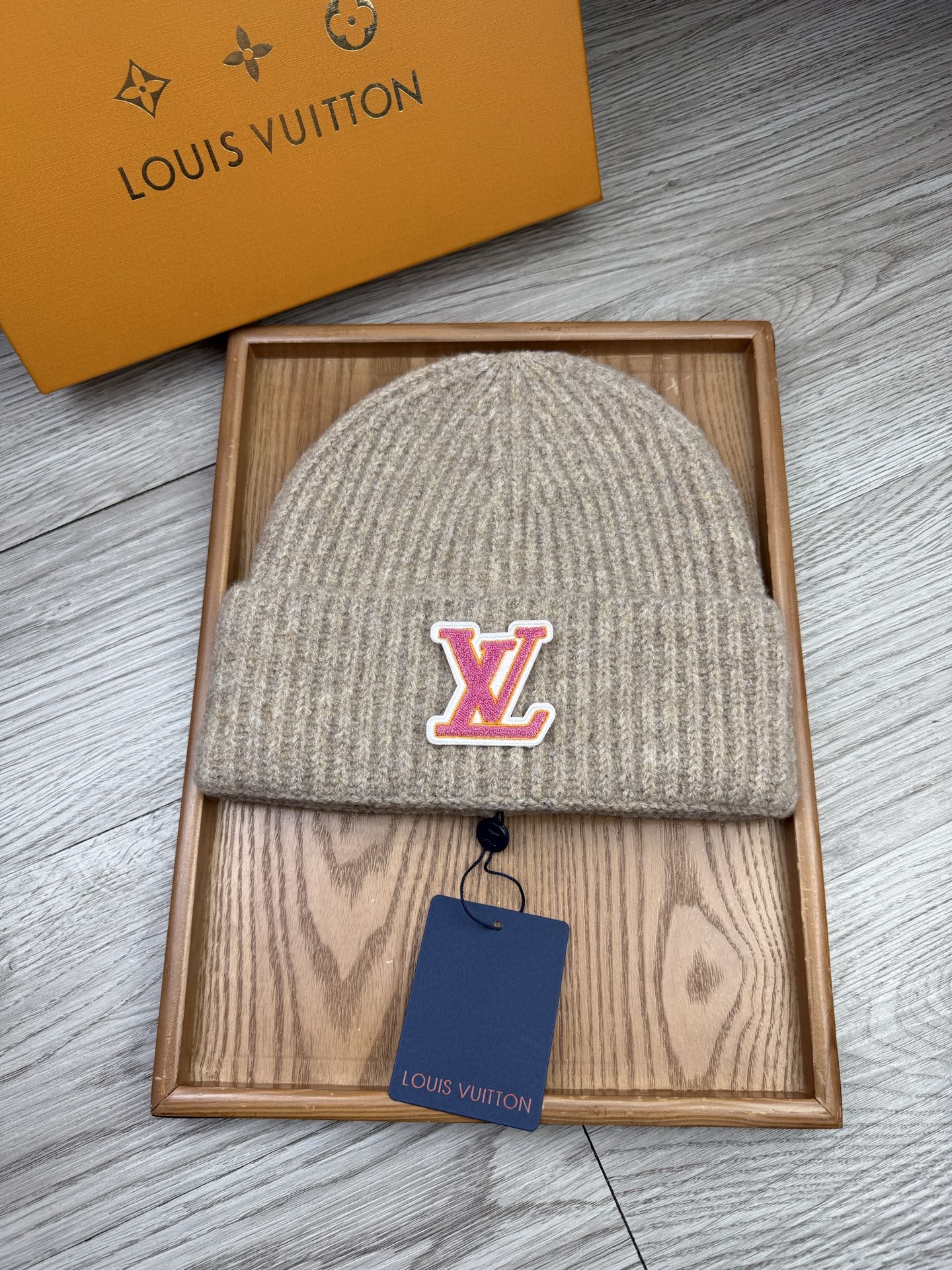 。L家。福利！【细毛线针织单帽】新款上架，特别实惠的一个系列帽子，面料：细毛线。密度紧致！毛线针织面料手