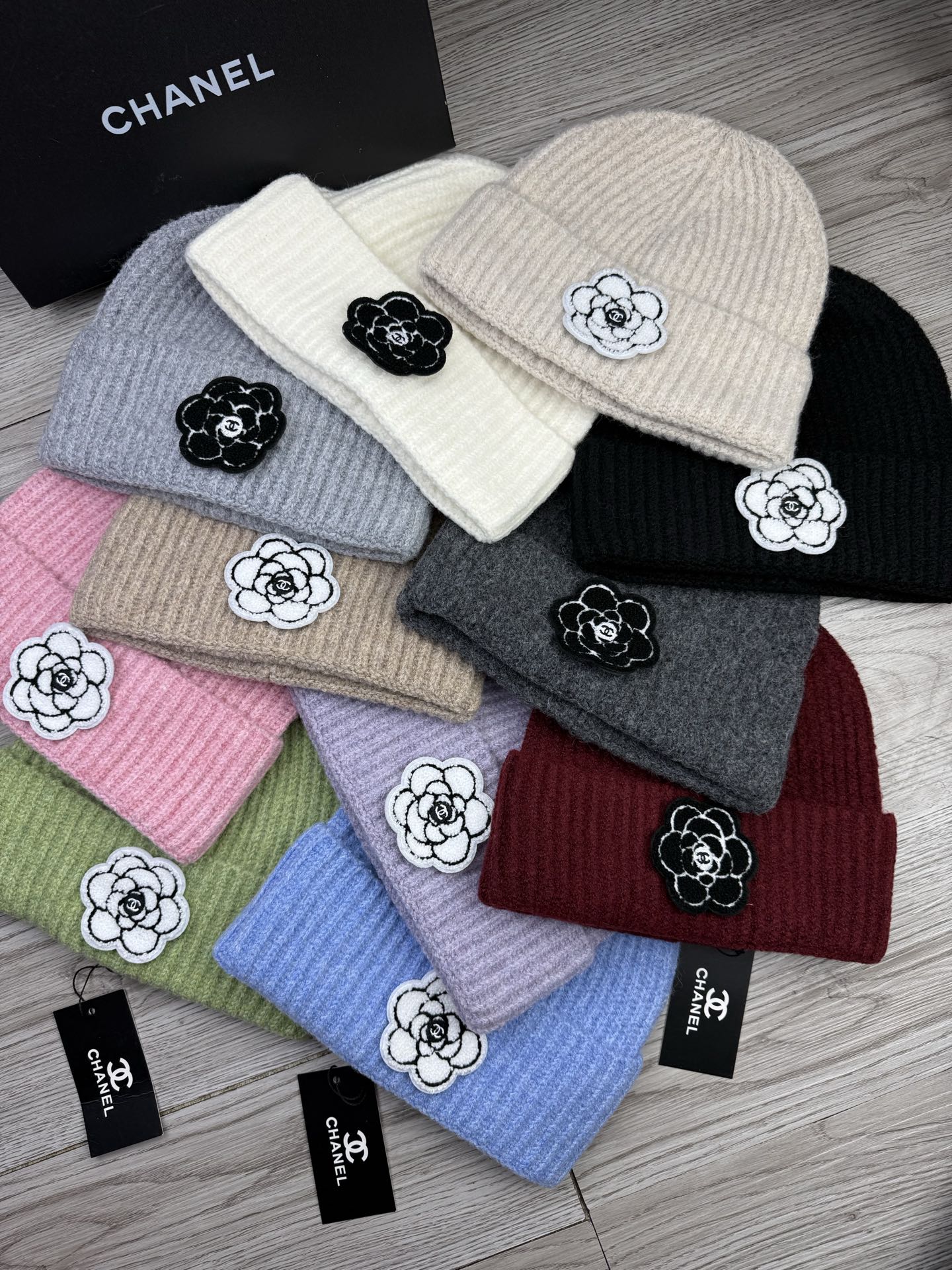 NO:587603,Special offer.C home.Benefits!  [Fine wool knitted single hat] New style is on the shelves, a particularly affordable series of hats, the fabric is fine wool. The density is tight!  Wool knitted fabric feels comfortable and breathable!  Fashionable and chic!  A must-have item for going out on the street, age-reducing, fashionable, and very generous!  The shape of the hat is very nice!  And the price is very beautiful!  It’s a great item to give as a gift or for personal use!  !  Complete trademark hangtags!  !  There are many styles and colors!  Hats bucket hat, baseball cap, knitted hat, hat, chanel, espadrilles, hats19860909特价.C家.福利！【细毛线针织单帽】新款上架,特别实惠的一个系列帽子,面料细毛线.密度紧致！毛线针织面料手感舒适透气性好！款式新颖别致！出街必备单品,减龄又时尚,非常大方！帽型特别好看！而且价格非常美丽！送人自用都是非常不错的一款单品哦！！商标吊牌齐全！！款式多多,颜色多多！帽子渔夫帽棒球帽针织帽,帽子,chanel,espadrilles,hats,hat