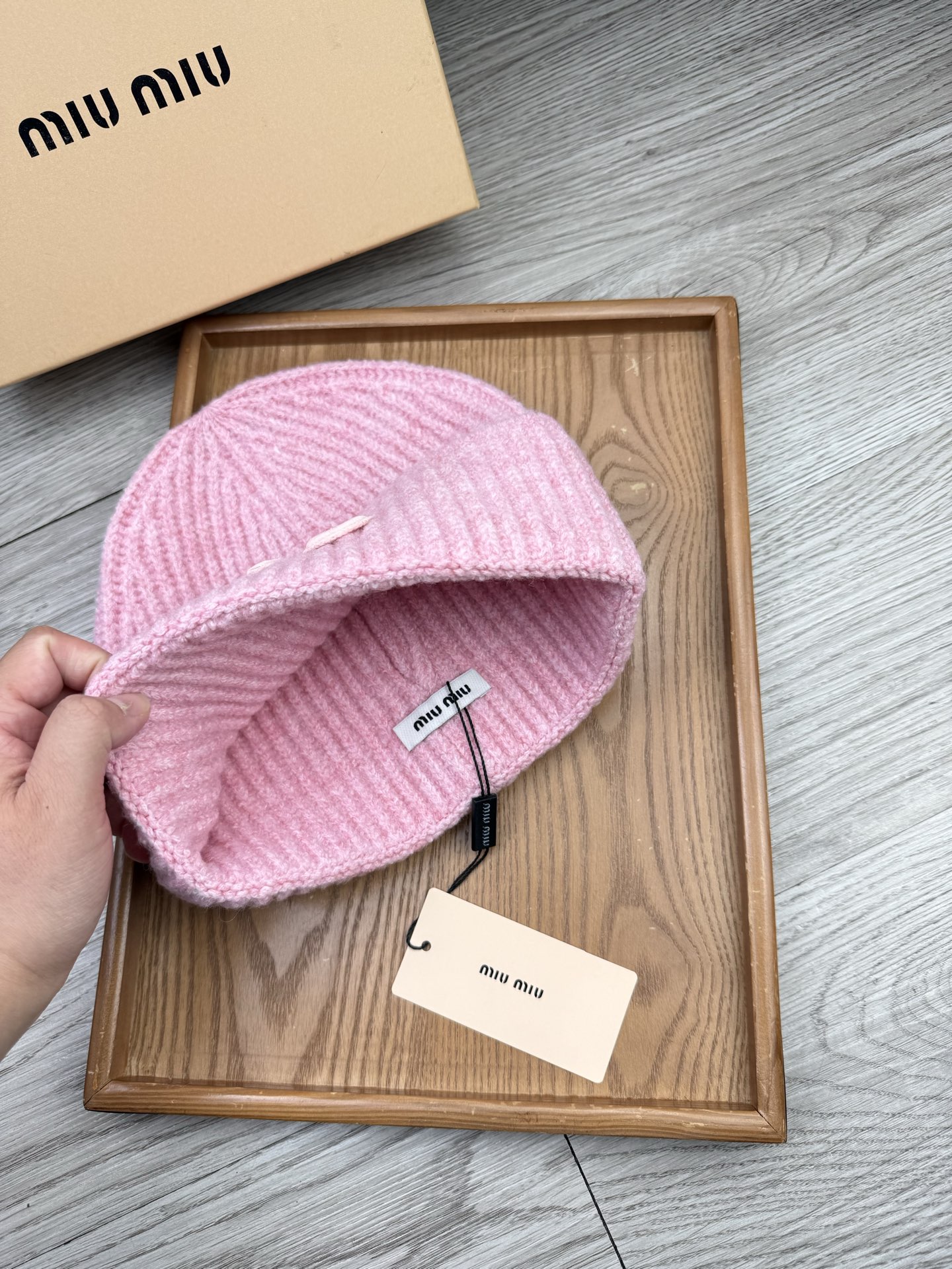 。miumiu。福利！【细毛线针织单帽】新款上架，特别实惠的一个系列帽子，面料：细毛线。密度紧致！毛线针