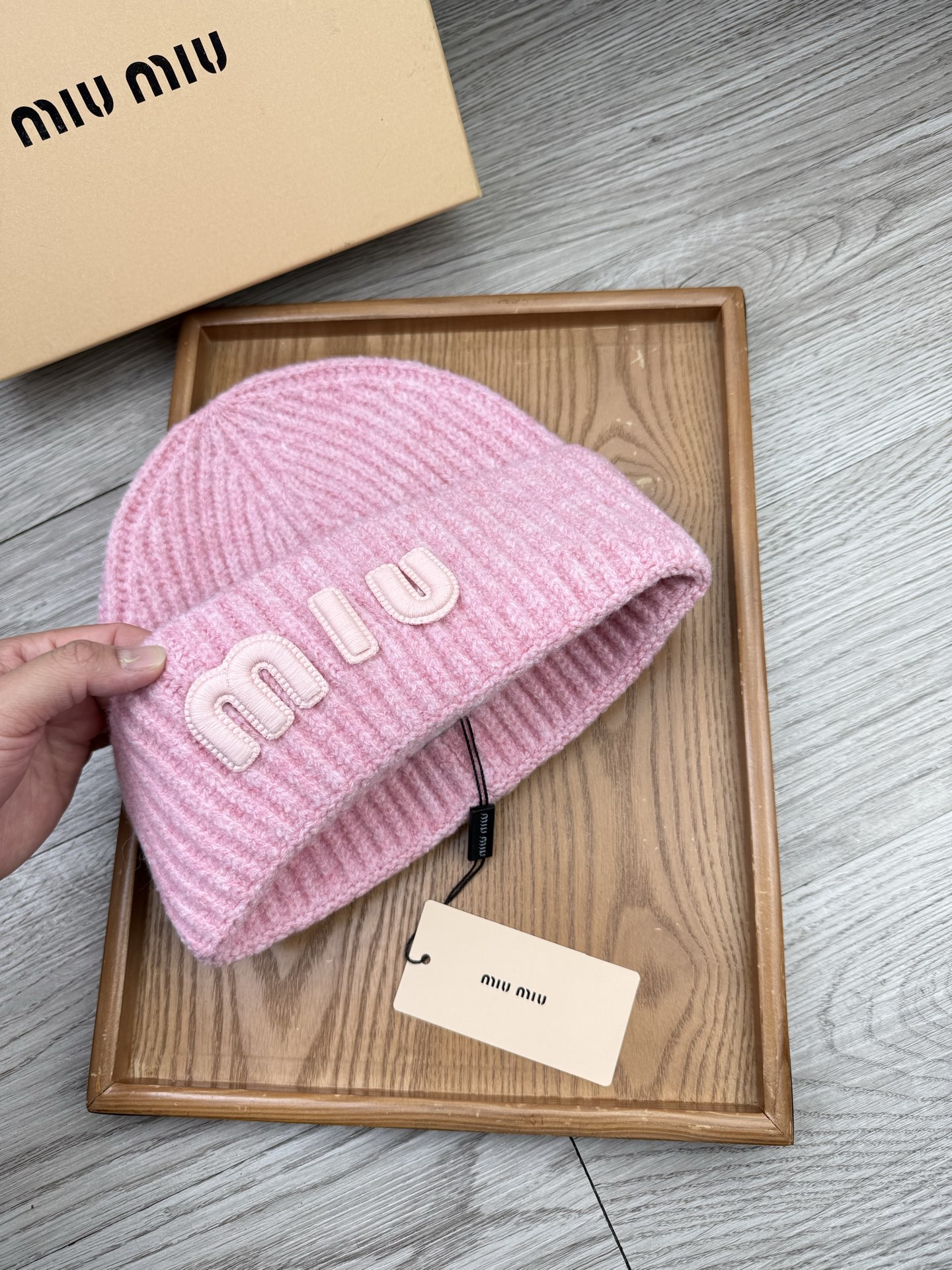 。miumiu。福利！【细毛线针织单帽】新款上架，特别实惠的一个系列帽子，面料：细毛线。密度紧致！毛线针