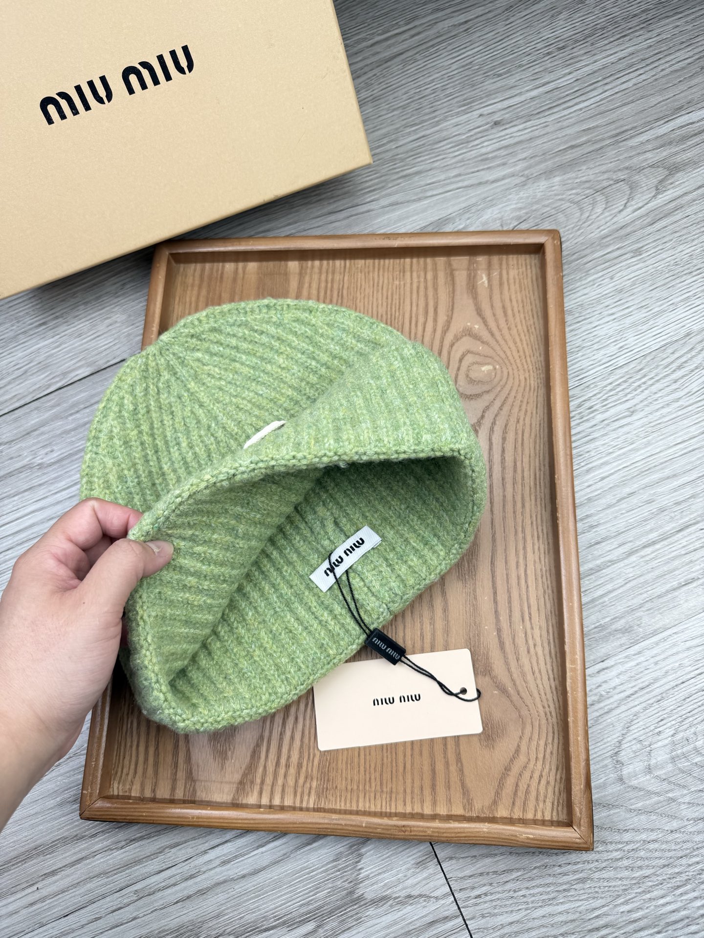 。miumiu。福利！【细毛线针织单帽】新款上架，特别实惠的一个系列帽子，面料：细毛线。密度紧致！毛线针