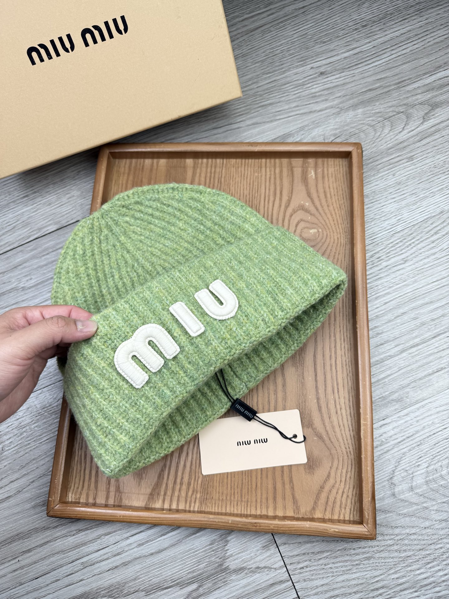 。miumiu。福利！【细毛线针织单帽】新款上架，特别实惠的一个系列帽子，面料：细毛线。密度紧致！毛线针