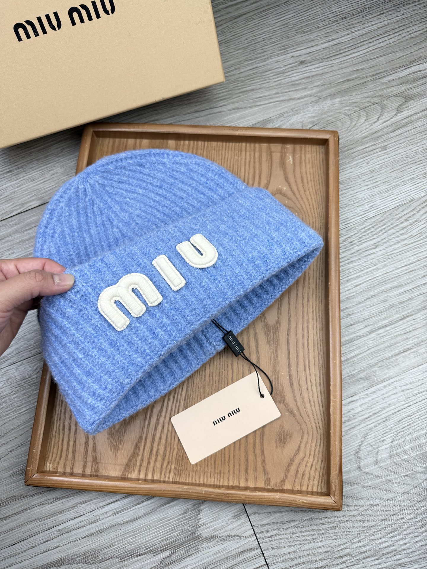 。miumiu。福利！【细毛线针织单帽】新款上架，特别实惠的一个系列帽子，面料：细毛线。密度紧致！毛线针