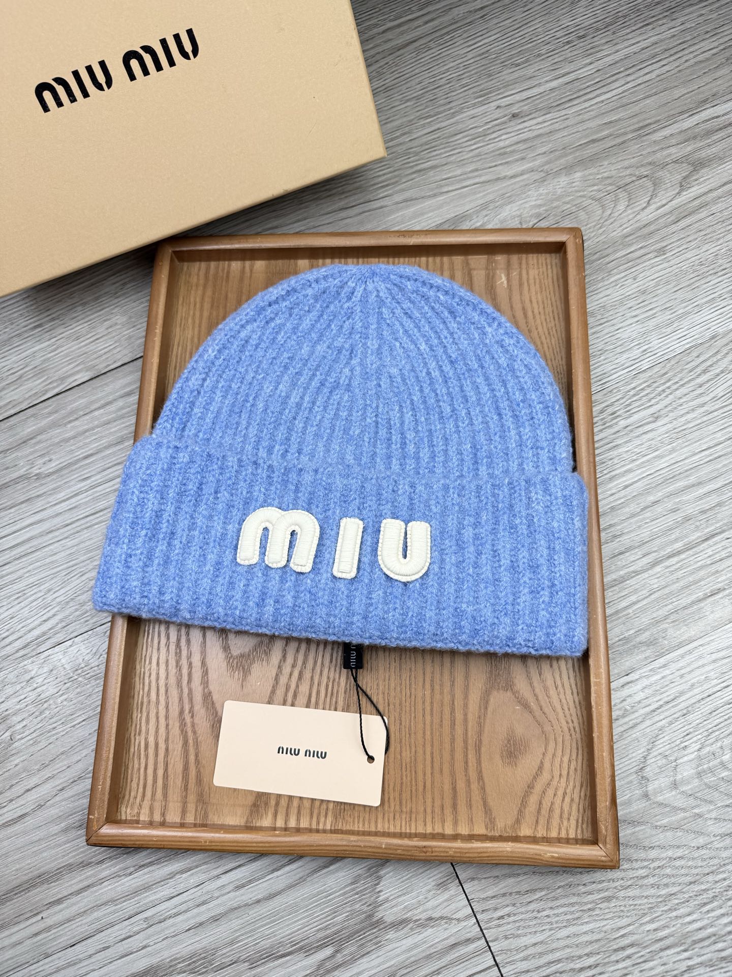 。miumiu。福利！【细毛线针织单帽】新款上架，特别实惠的一个系列帽子，面料：细毛线。密度紧致！毛线针