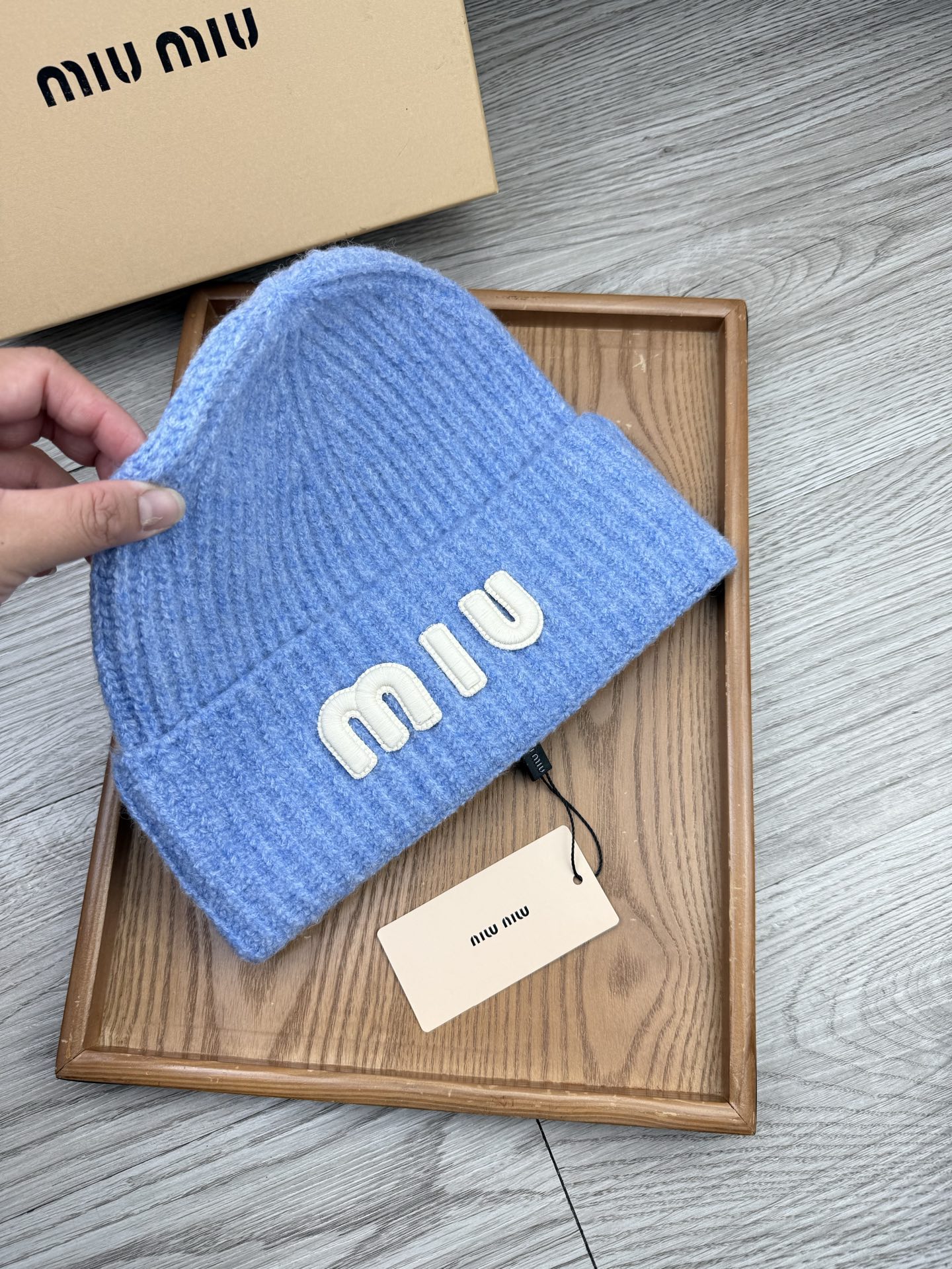 。miumiu。福利！【细毛线针织单帽】新款上架，特别实惠的一个系列帽子，面料：细毛线。密度紧致！毛线针