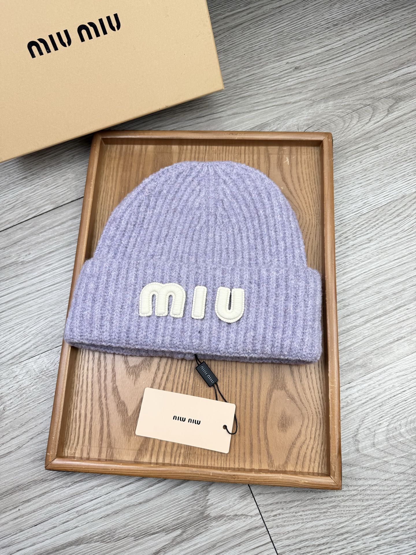 。miumiu。福利！【细毛线针织单帽】新款上架，特别实惠的一个系列帽子，面料：细毛线。密度紧致！毛线针