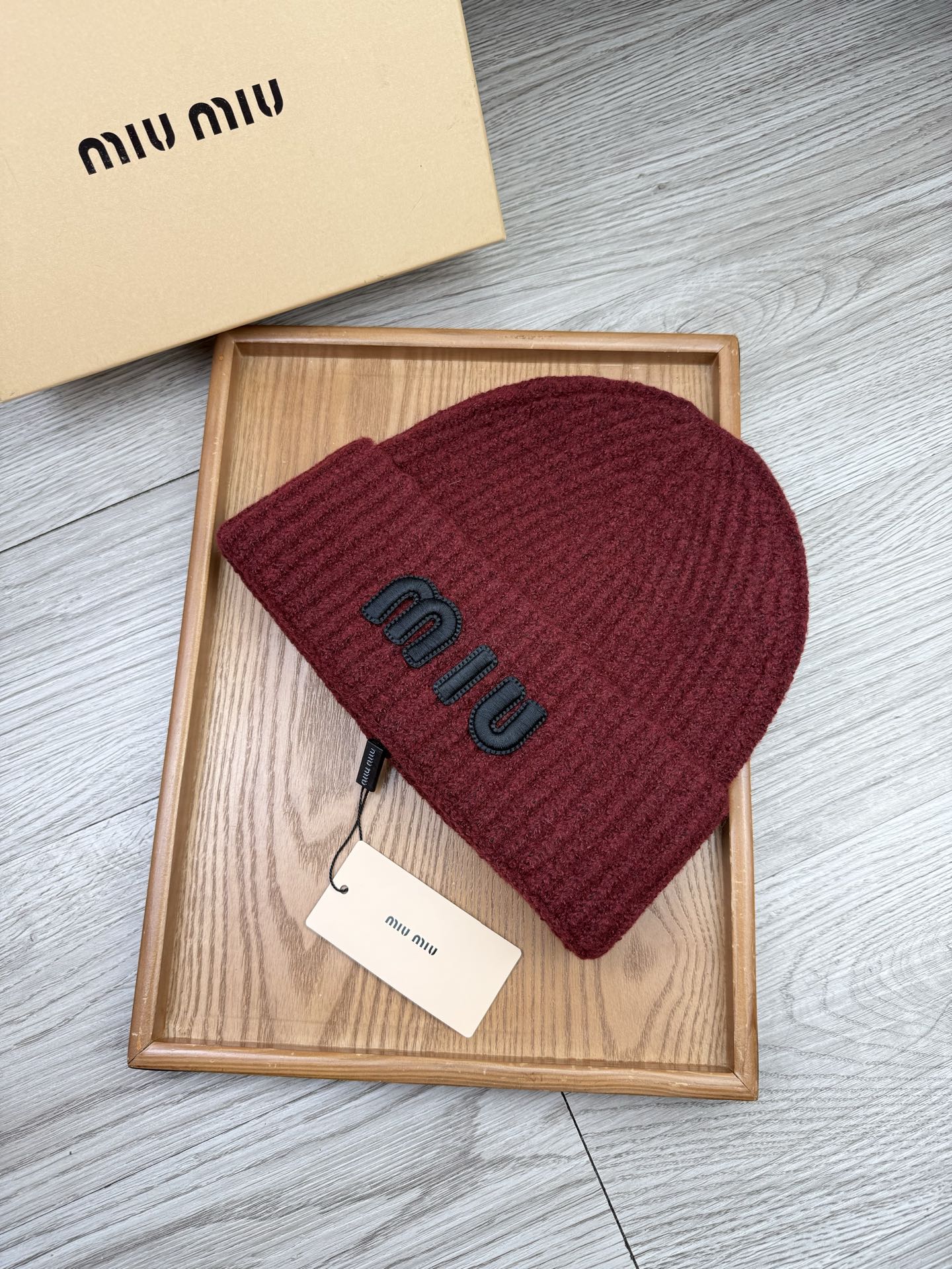 。miumiu。福利！【细毛线针织单帽】新款上架，特别实惠的一个系列帽子，面料：细毛线。密度紧致！毛线针