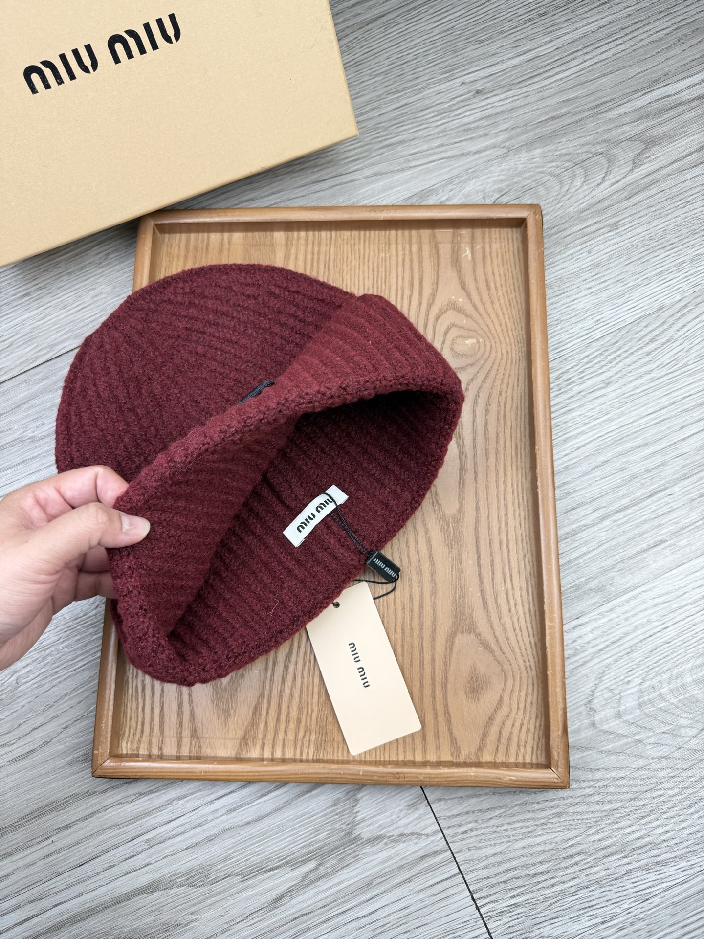 。miumiu。福利！【细毛线针织单帽】新款上架，特别实惠的一个系列帽子，面料：细毛线。密度紧致！毛线针