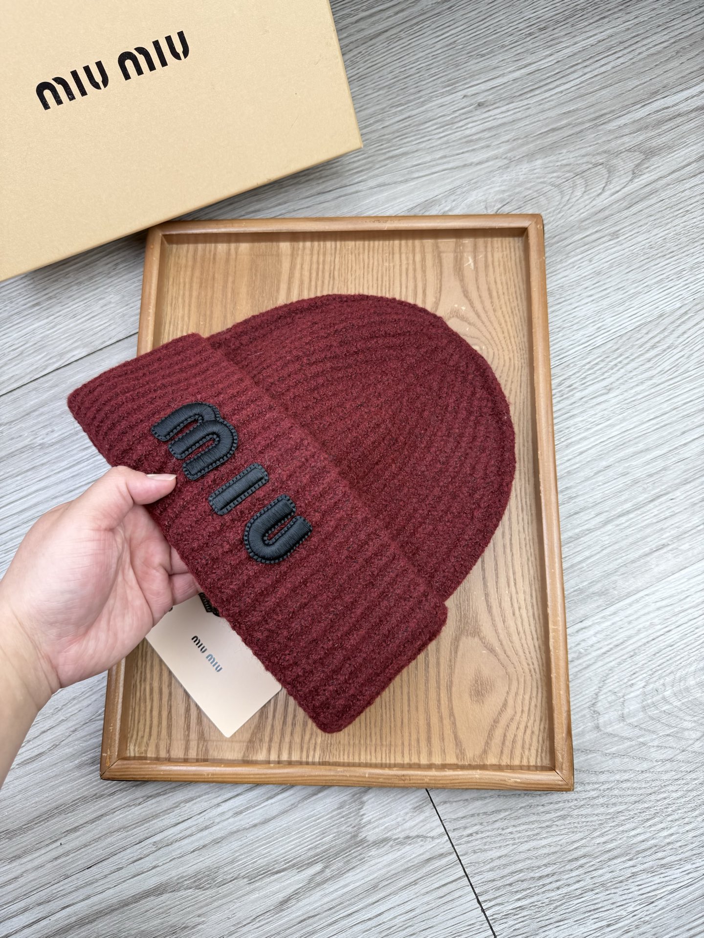 。miumiu。福利！【细毛线针织单帽】新款上架，特别实惠的一个系列帽子，面料：细毛线。密度紧致！毛线针
