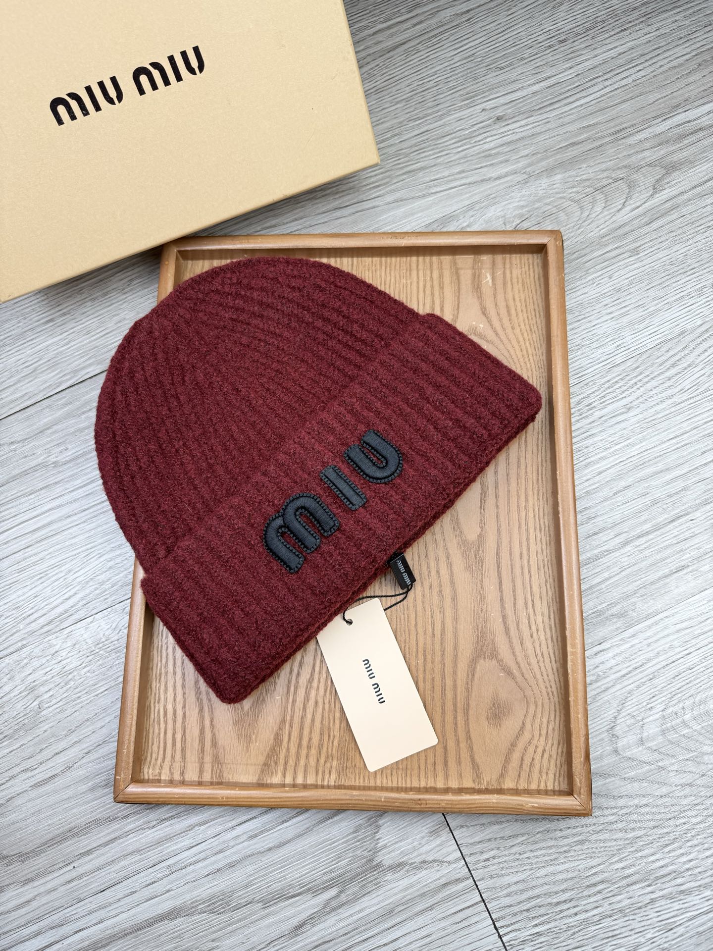 。miumiu。福利！【细毛线针织单帽】新款上架，特别实惠的一个系列帽子，面料：细毛线。密度紧致！毛线针