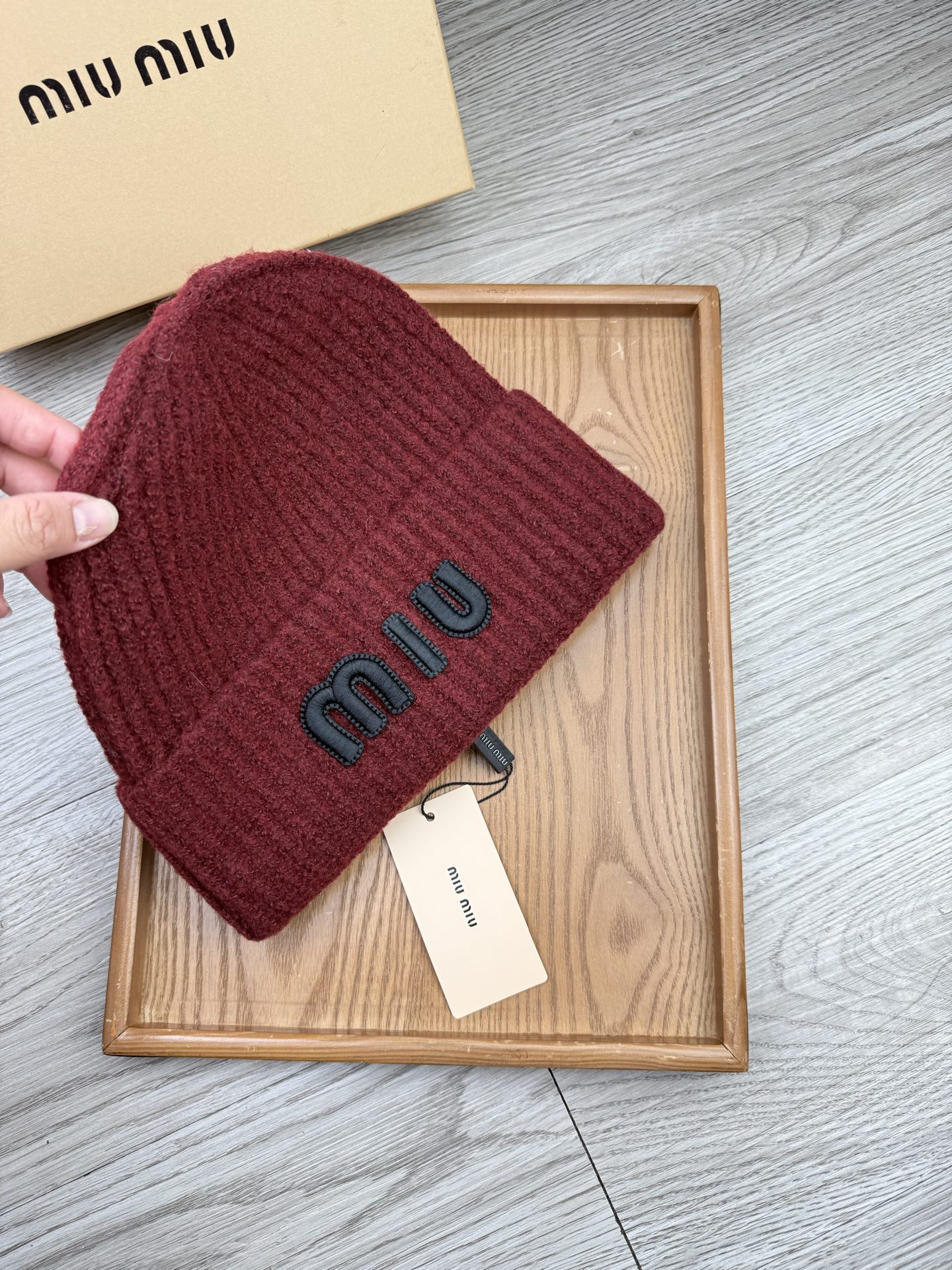 。miumiu。福利！【细毛线针织单帽】新款上架，特别实惠的一个系列帽子，面料：细毛线。密度紧致！毛线针