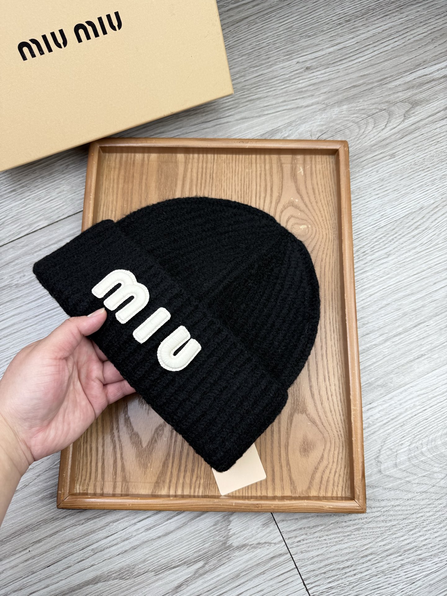 。miumiu。福利！【细毛线针织单帽】新款上架，特别实惠的一个系列帽子，面料：细毛线。密度紧致！毛线针