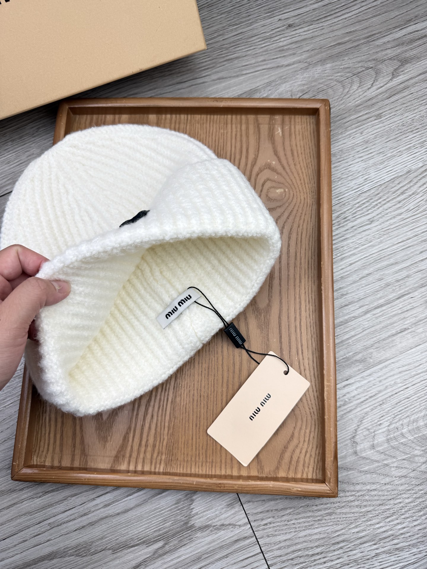 。miumiu。福利！【细毛线针织单帽】新款上架，特别实惠的一个系列帽子，面料：细毛线。密度紧致！毛线针