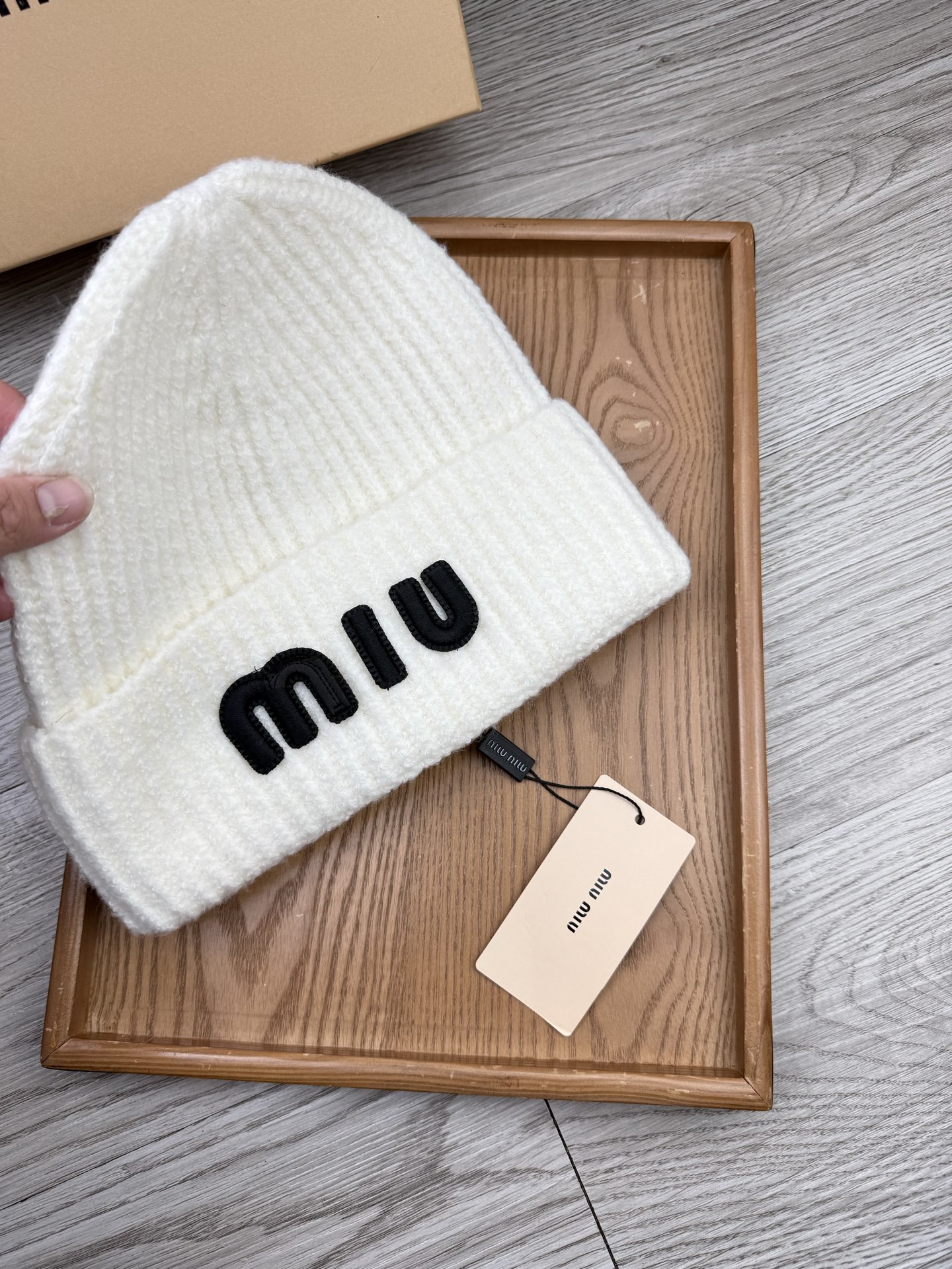 。miumiu。福利！【细毛线针织单帽】新款上架，特别实惠的一个系列帽子，面料：细毛线。密度紧致！毛线针