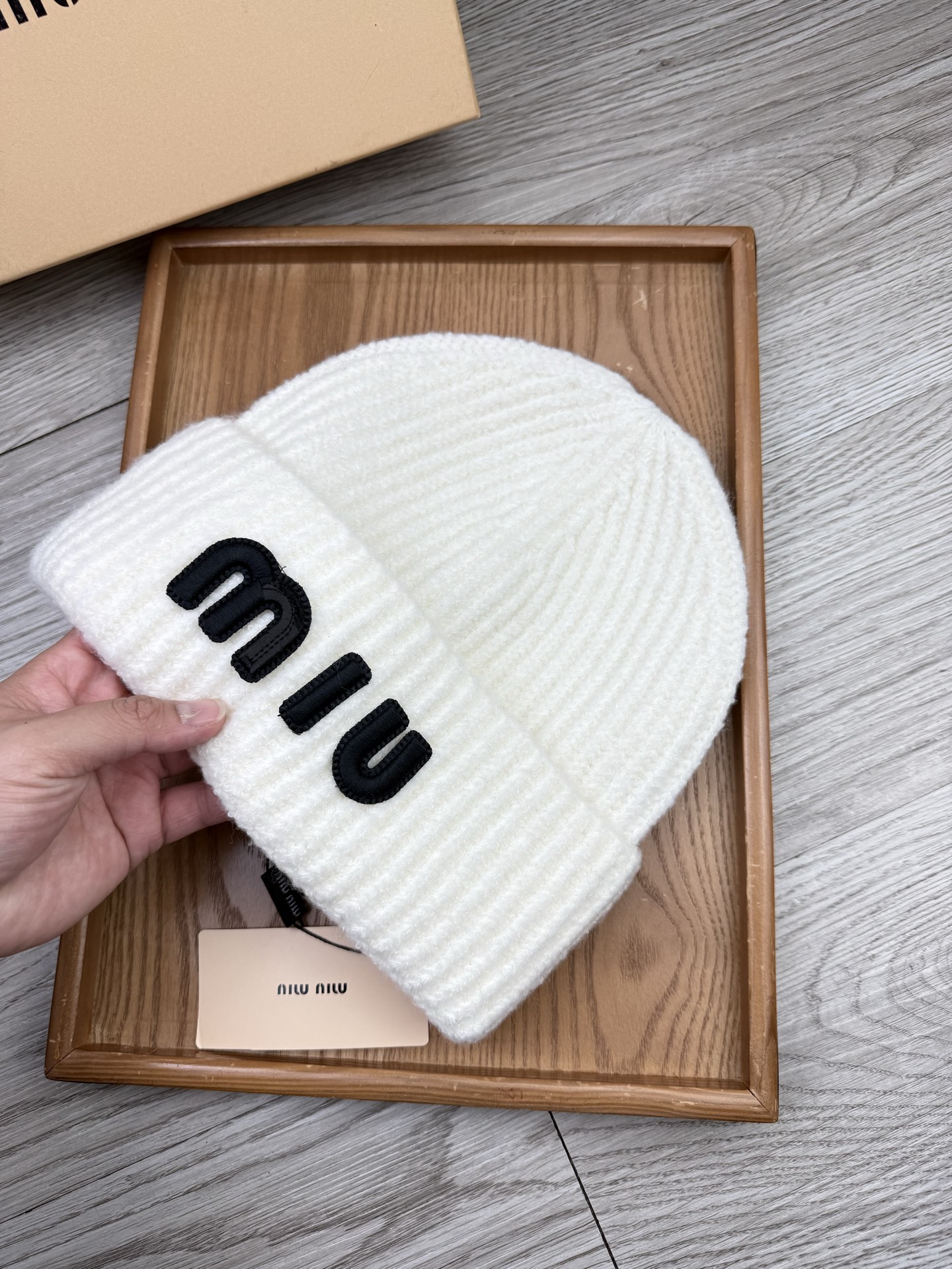 。miumiu。福利！【细毛线针织单帽】新款上架，特别实惠的一个系列帽子，面料：细毛线。密度紧致！毛线针