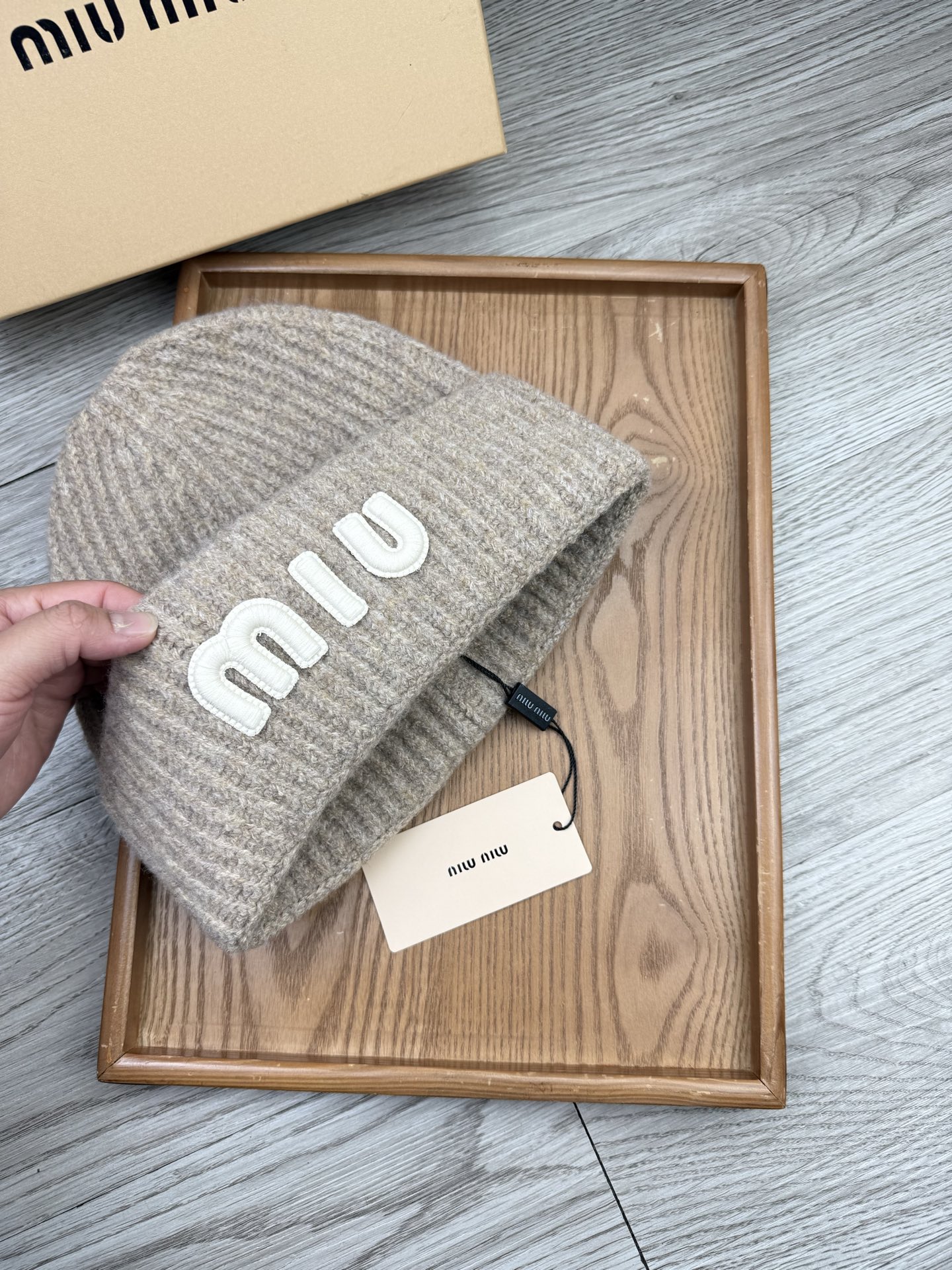 。miumiu。福利！【细毛线针织单帽】新款上架，特别实惠的一个系列帽子，面料：细毛线。密度紧致！毛线针