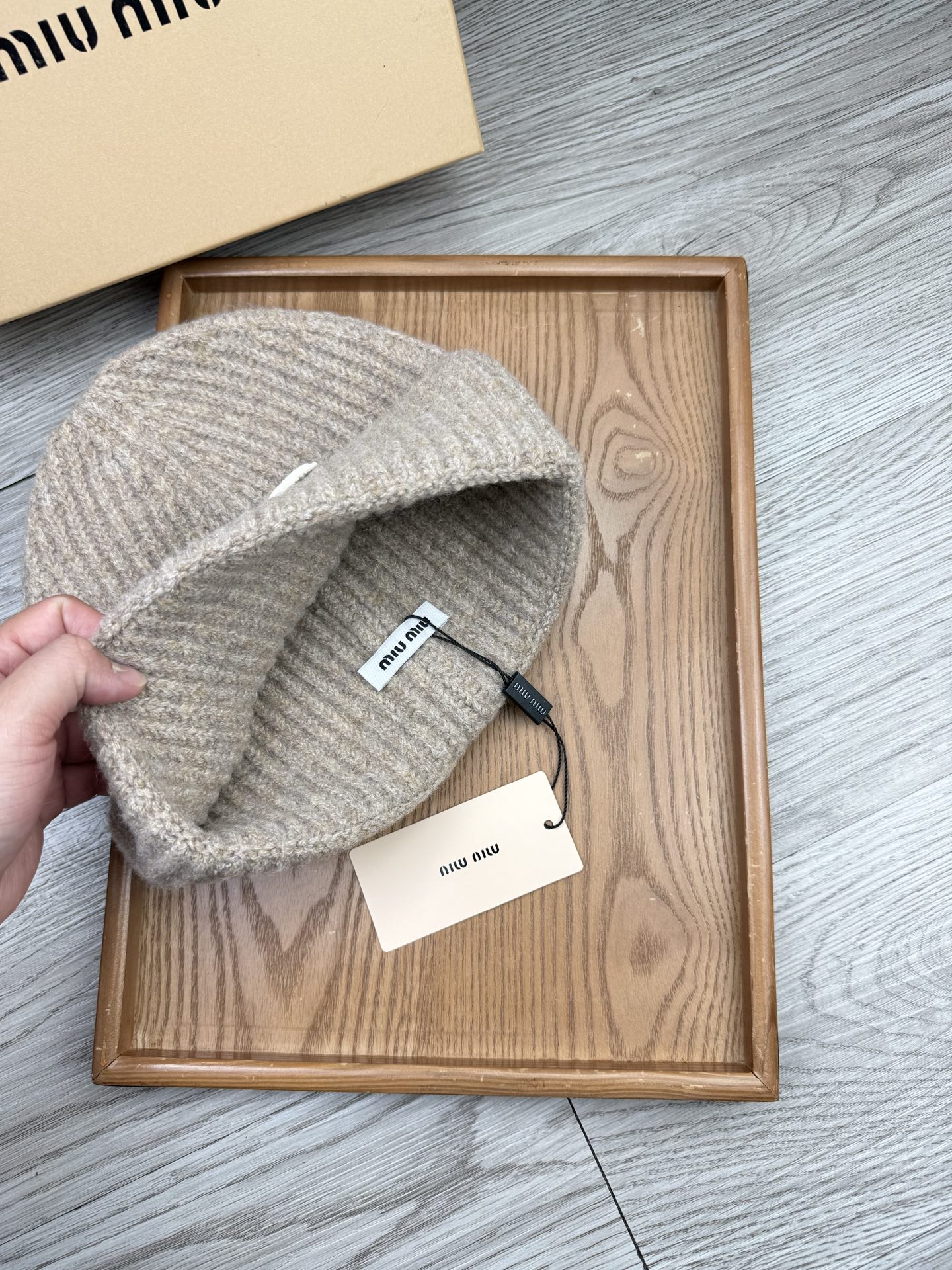 。miumiu。福利！【细毛线针织单帽】新款上架，特别实惠的一个系列帽子，面料：细毛线。密度紧致！毛线针