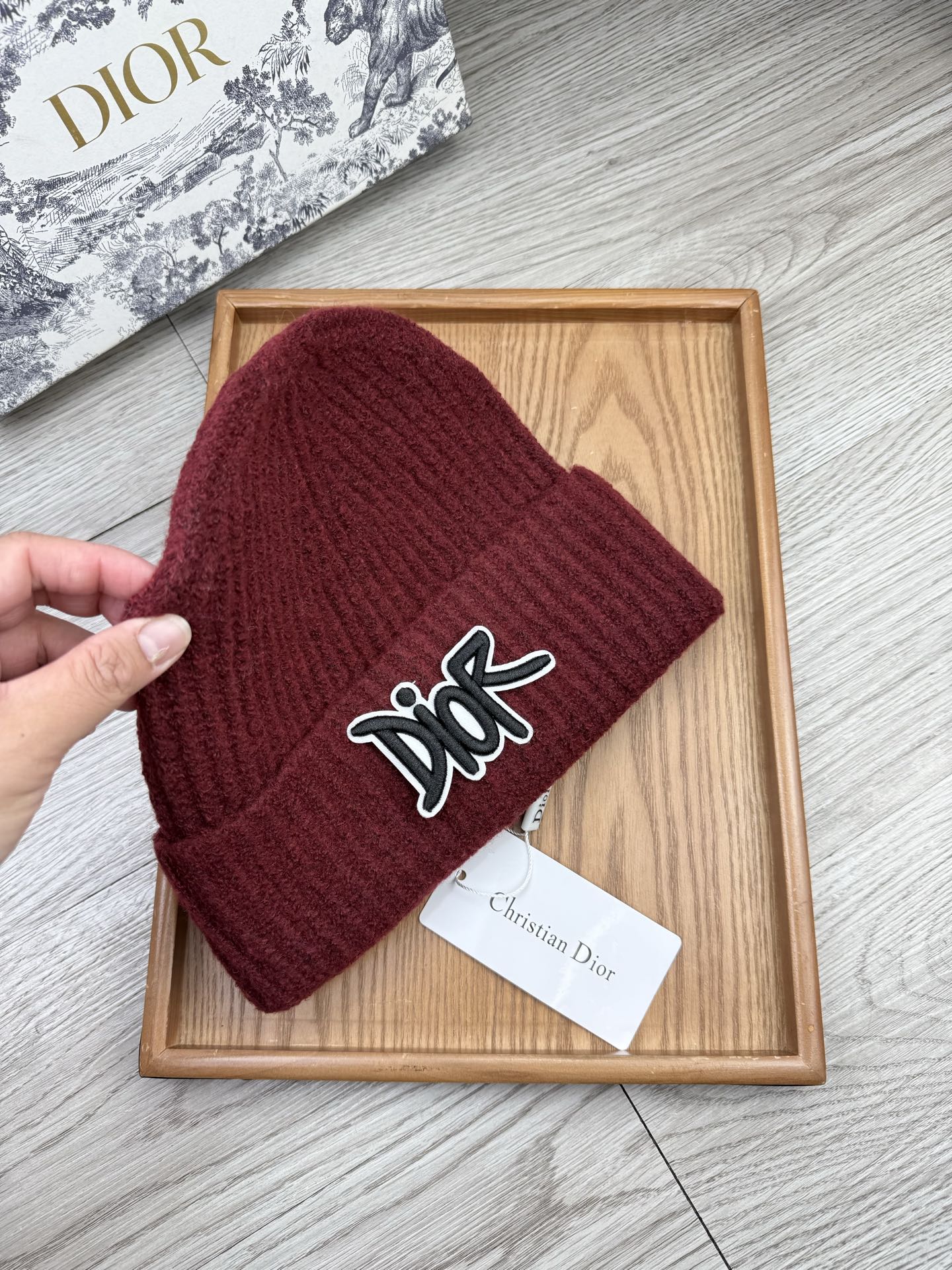 。Dior。福利！【细毛线针织单帽】新款上架，特别实惠的一个系列帽子，面料：细毛线。密度紧致！毛线针织面