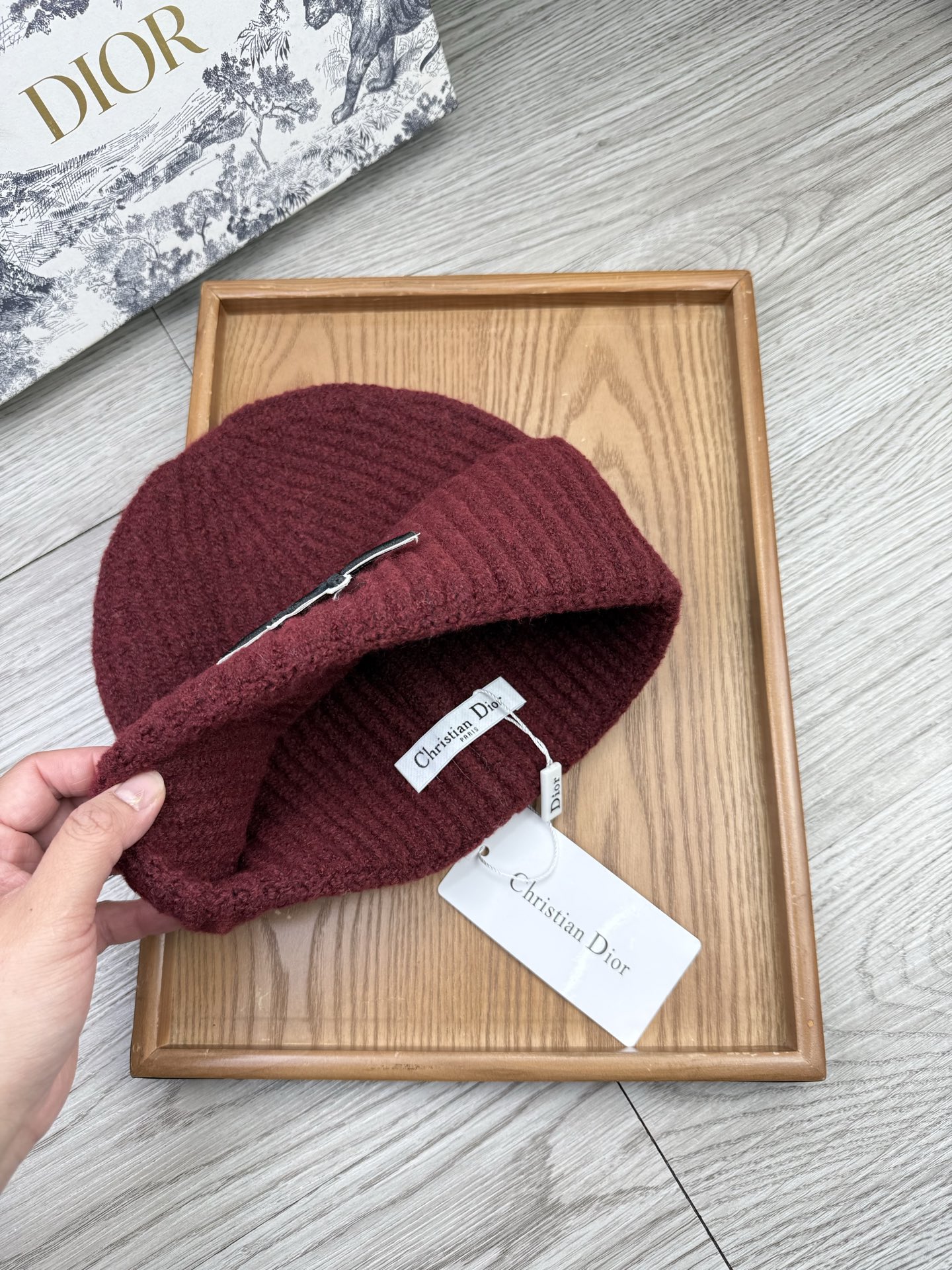 。Dior。福利！【细毛线针织单帽】新款上架，特别实惠的一个系列帽子，面料：细毛线。密度紧致！毛线针织面