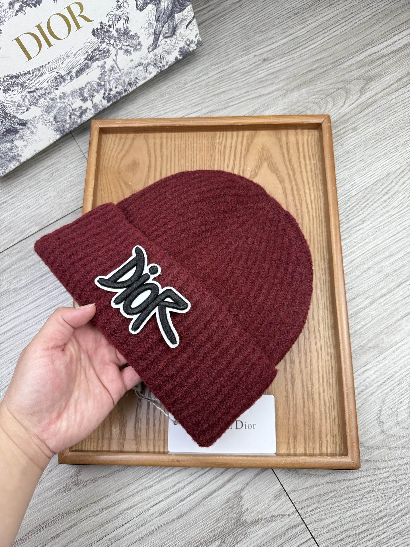 。Dior。福利！【细毛线针织单帽】新款上架，特别实惠的一个系列帽子，面料：细毛线。密度紧致！毛线针织面