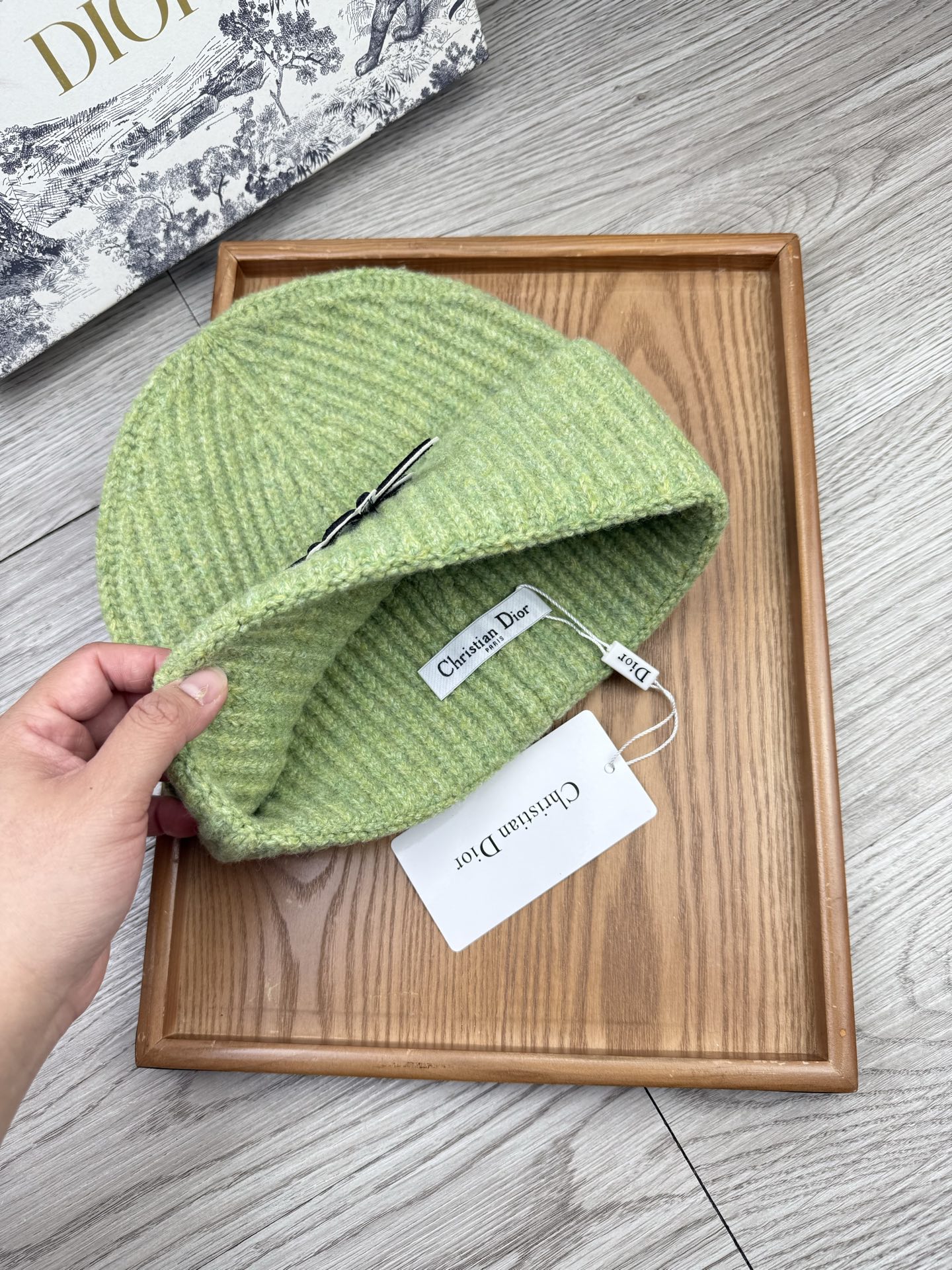 。Dior。福利！【细毛线针织单帽】新款上架，特别实惠的一个系列帽子，面料：细毛线。密度紧致！毛线针织面