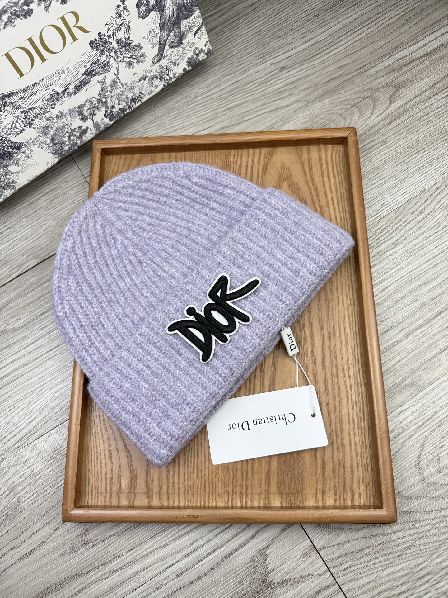 。Dior。福利！【细毛线针织单帽】新款上架，特别实惠的一个系列帽子，面料：细毛线。密度紧致！毛线针织面