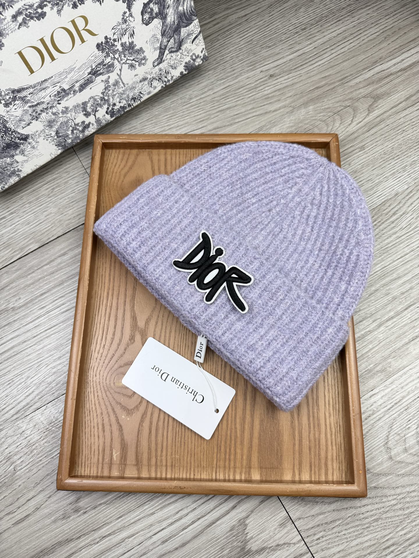 。Dior。福利！【细毛线针织单帽】新款上架，特别实惠的一个系列帽子，面料：细毛线。密度紧致！毛线针织面