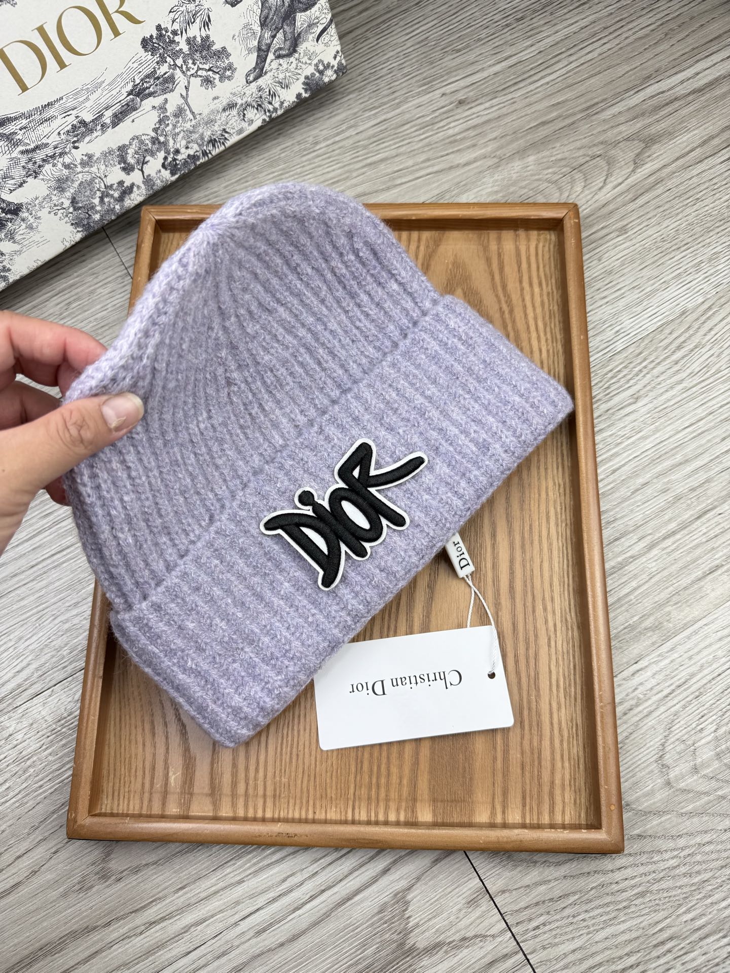 。Dior。福利！【细毛线针织单帽】新款上架，特别实惠的一个系列帽子，面料：细毛线。密度紧致！毛线针织面