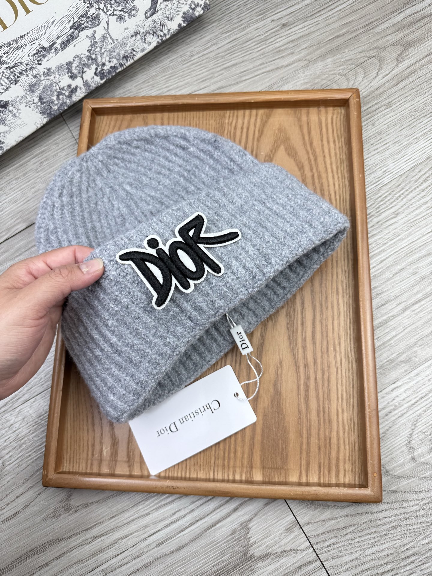 。Dior。福利！【细毛线针织单帽】新款上架，特别实惠的一个系列帽子，面料：细毛线。密度紧致！毛线针织面