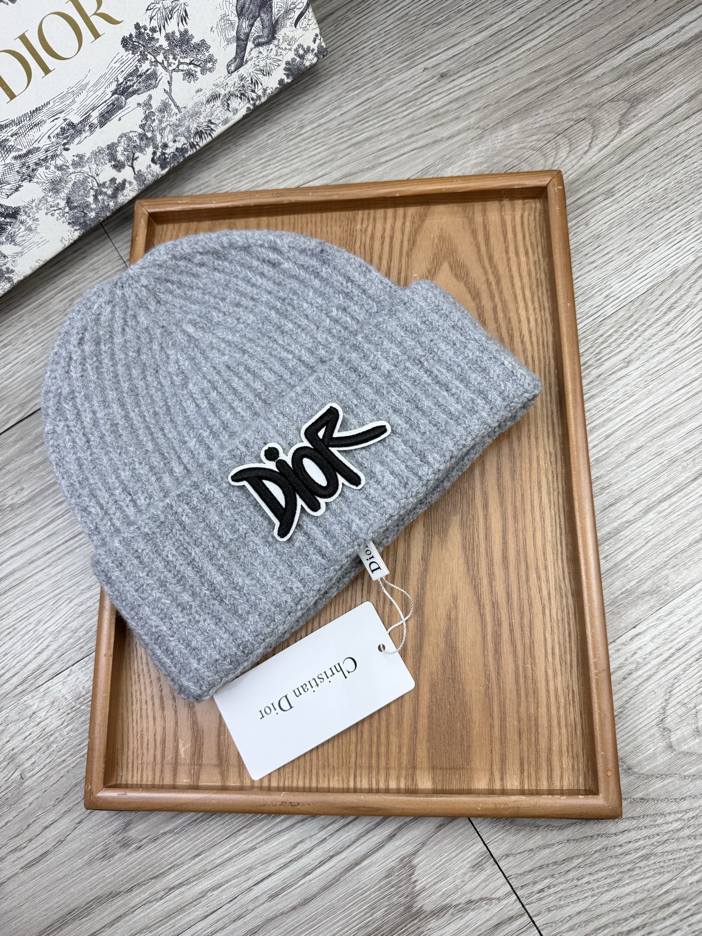 。Dior。福利！【细毛线针织单帽】新款上架，特别实惠的一个系列帽子，面料：细毛线。密度紧致！毛线针织面