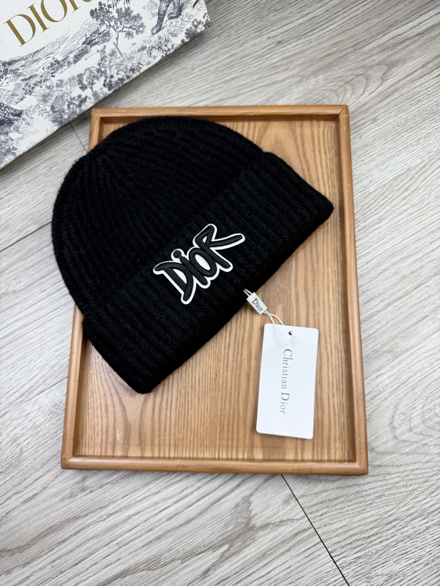 。Dior。福利！【细毛线针织单帽】新款上架，特别实惠的一个系列帽子，面料：细毛线。密度紧致！毛线针织面